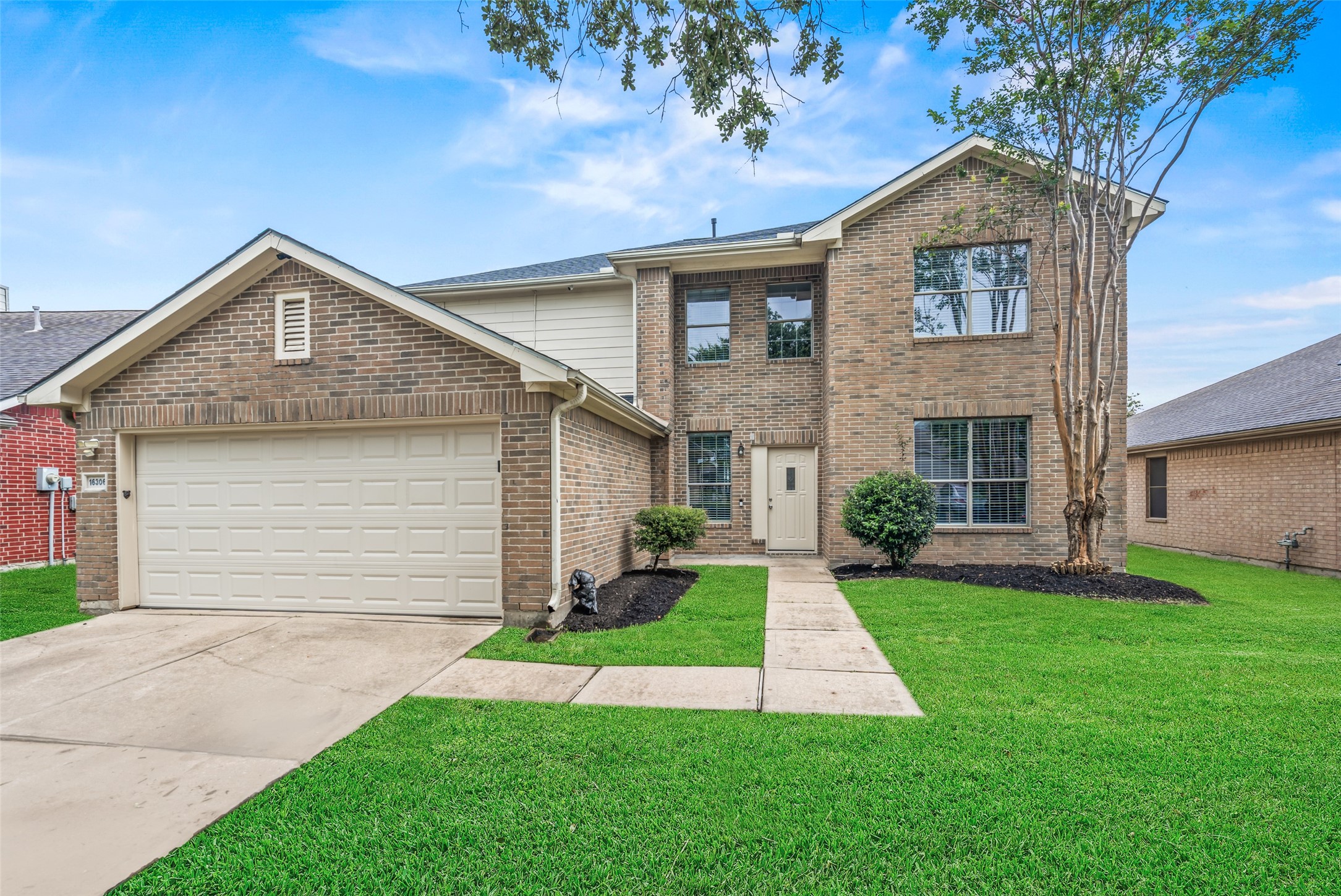 16306 Autumn Leigh Drive Property Photo 1