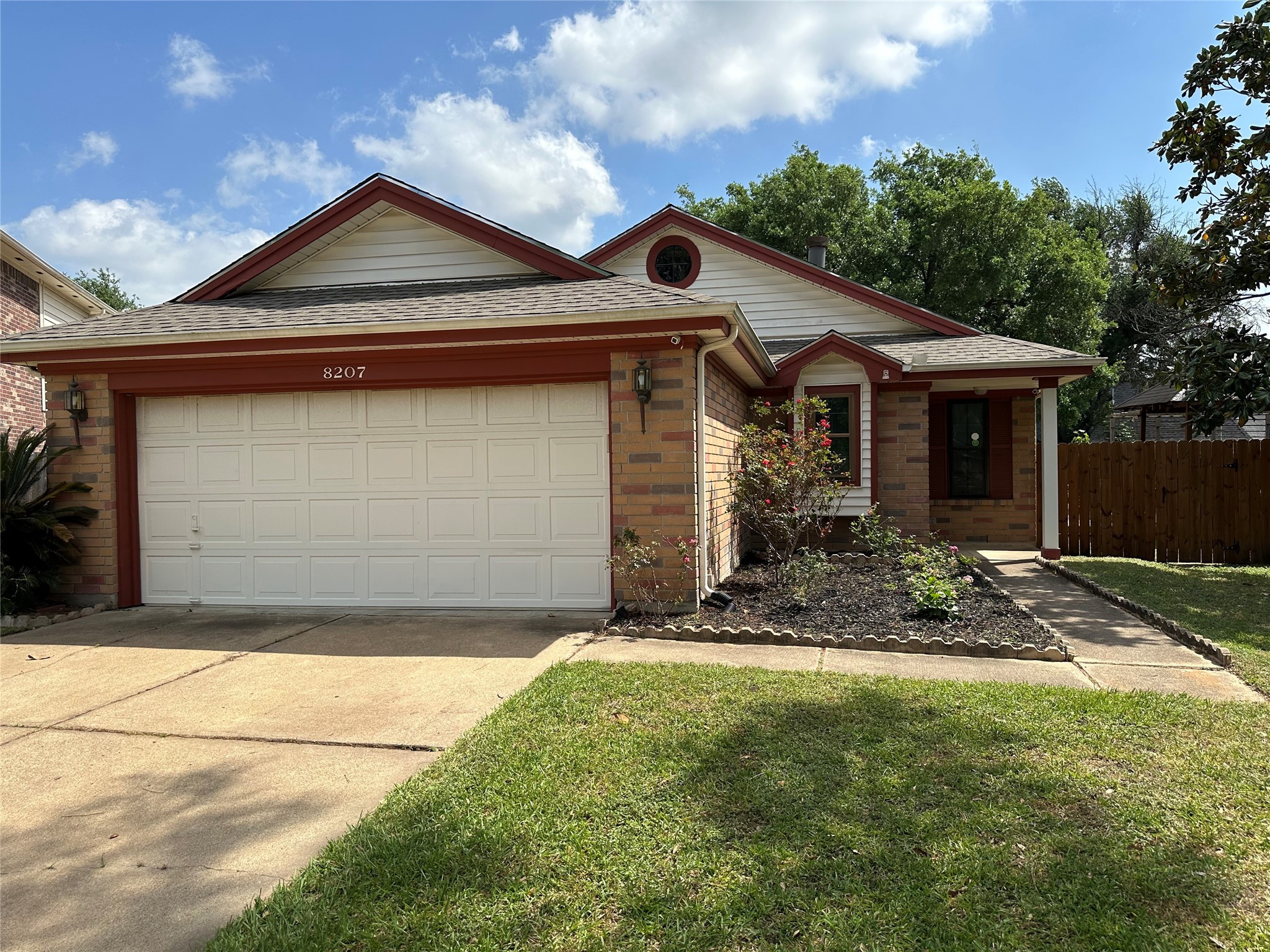 8207 Rustic Park Court Property Photo
