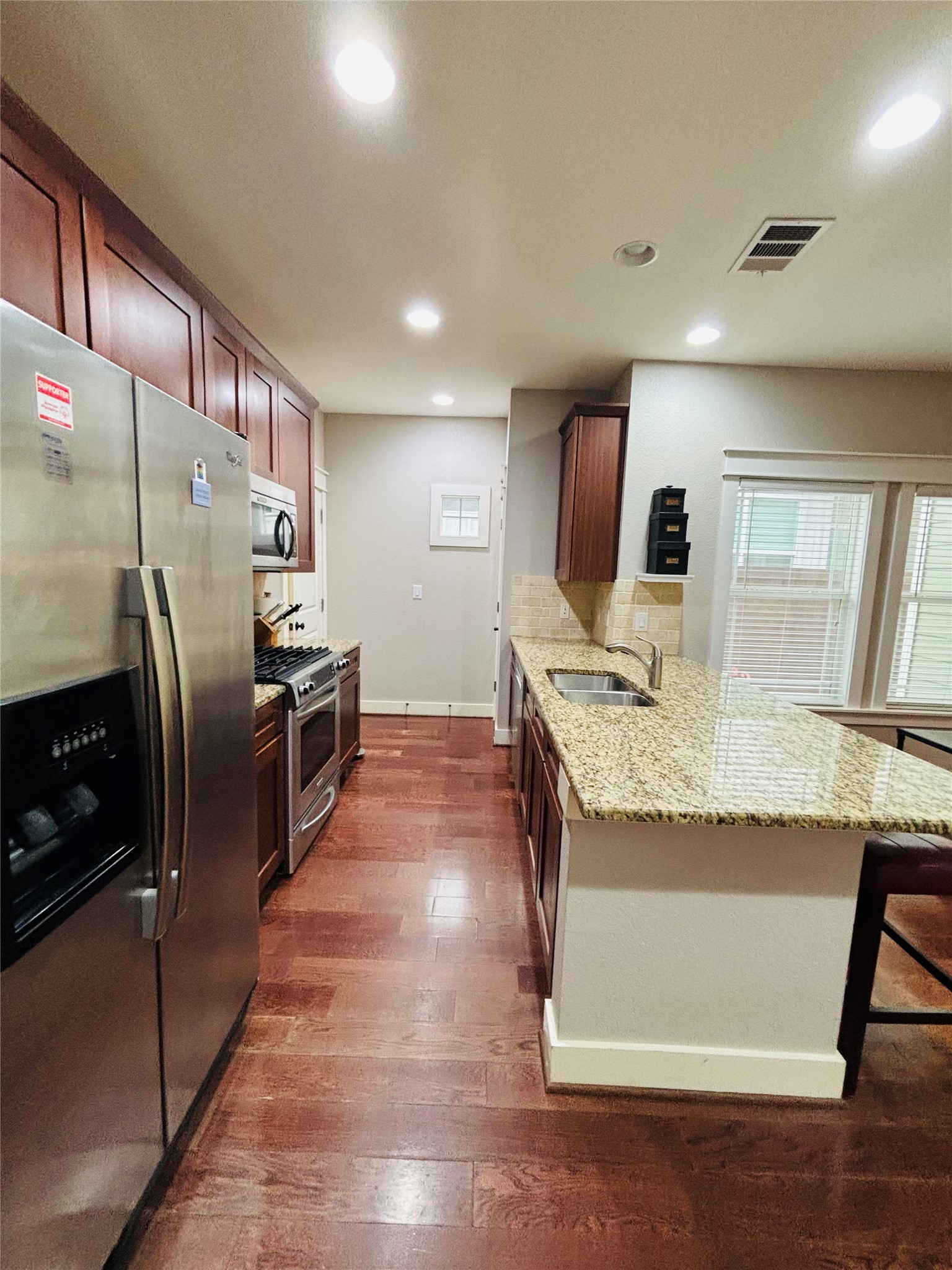 5406 Bennett Avenue Property Photo 3