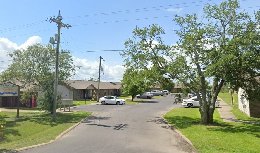 815 E Russell Ave Property Photo 3