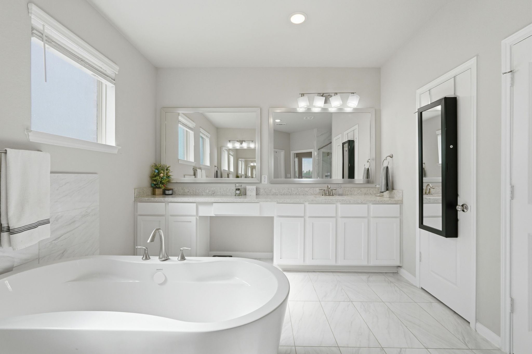 225 Peninsula Point Drive Property Photo 19