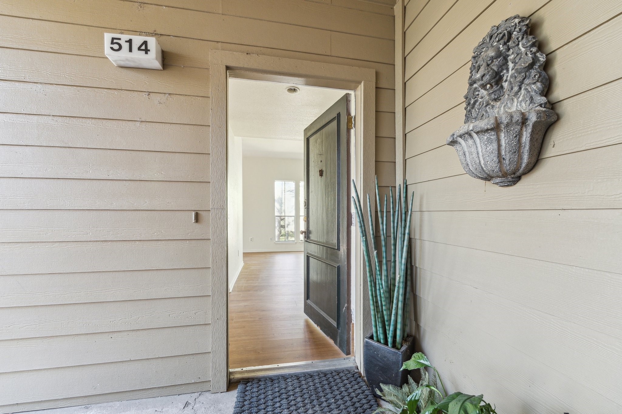 2100 Tanglewilde Street 514 Property Photo 3