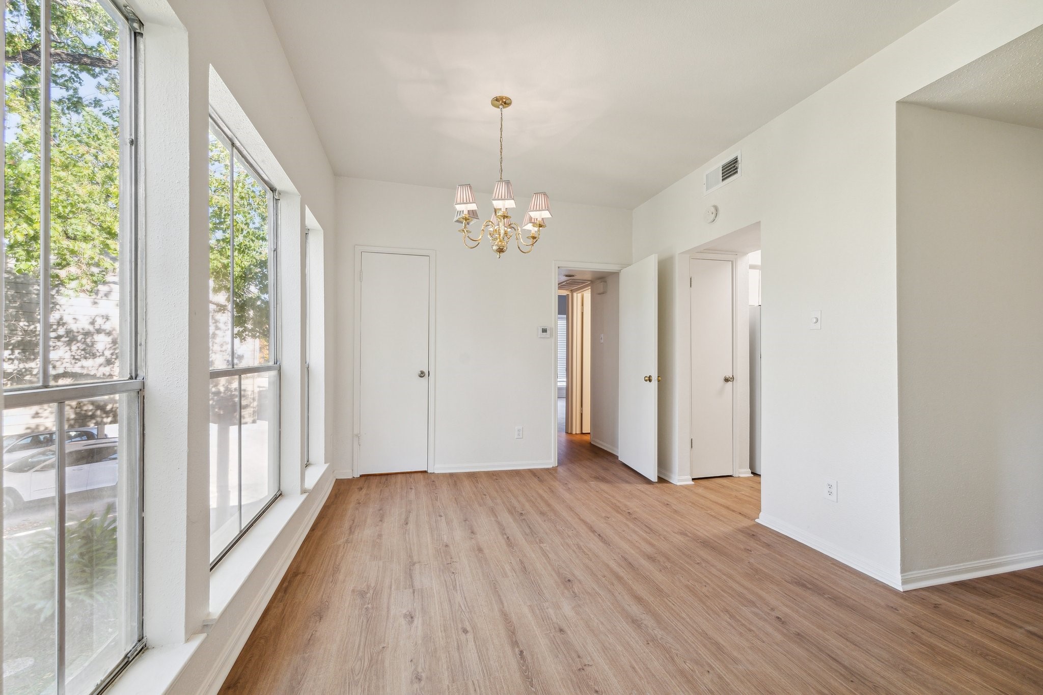 2100 Tanglewilde Street 514 Property Photo 6