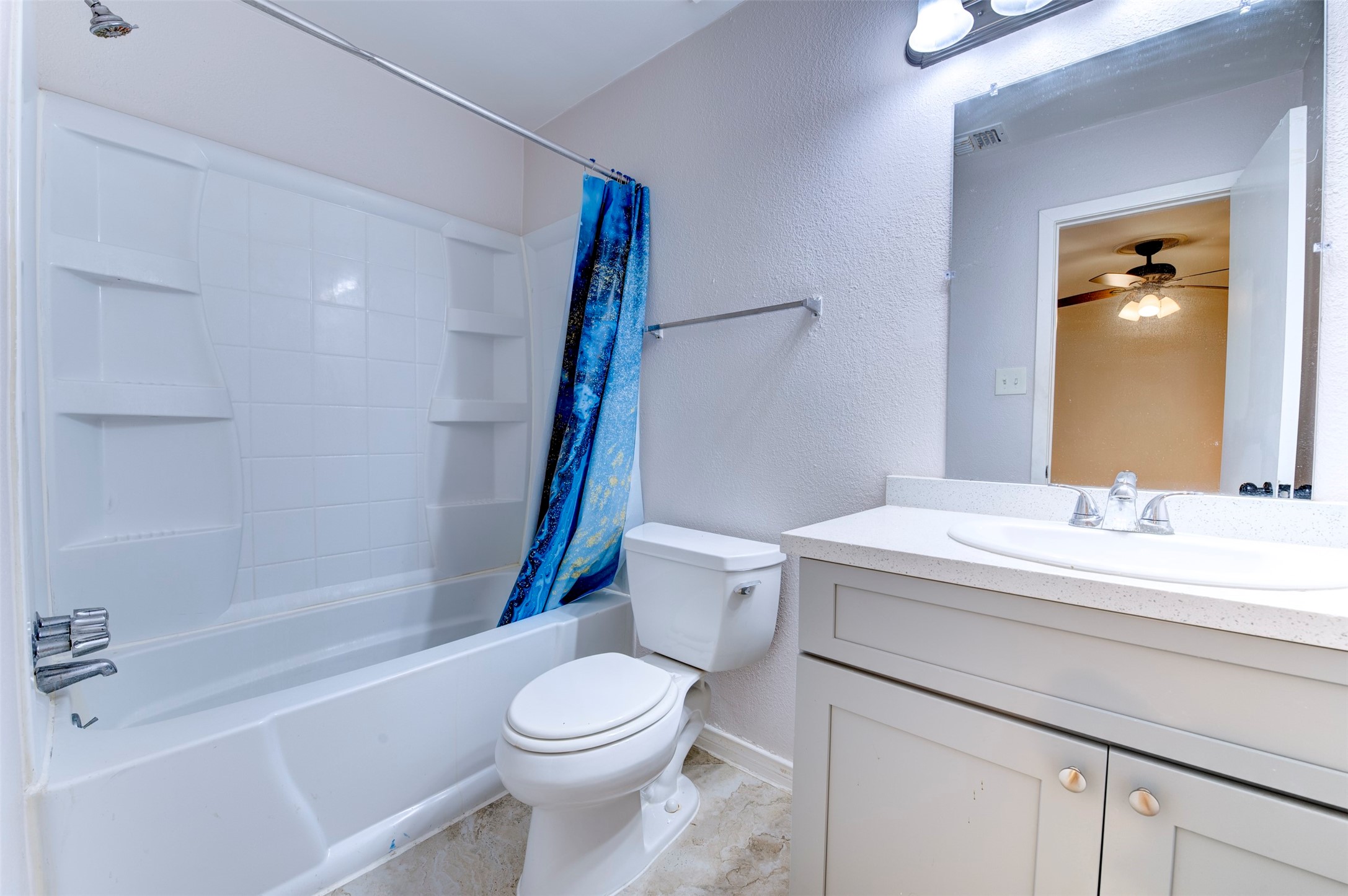 10703 Highland Woods Drive Property Photo 10