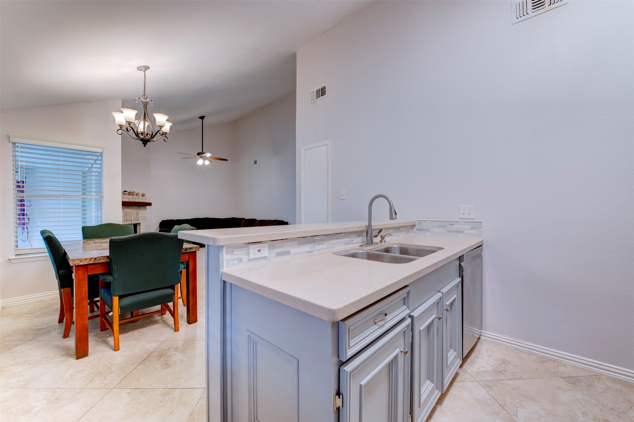 10703 Highland Woods Drive Property Photo 24