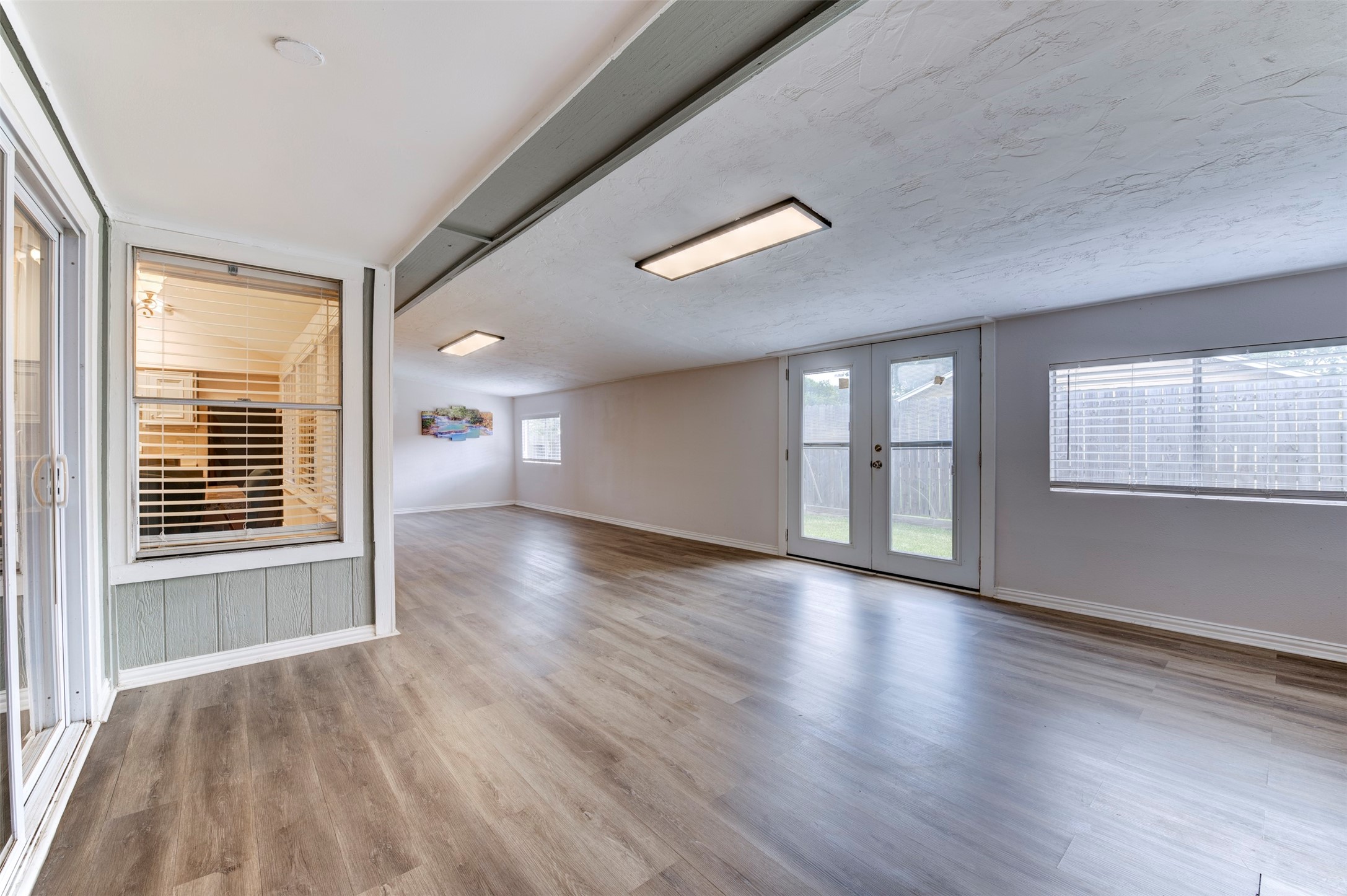 10703 Highland Woods Drive Property Photo 28