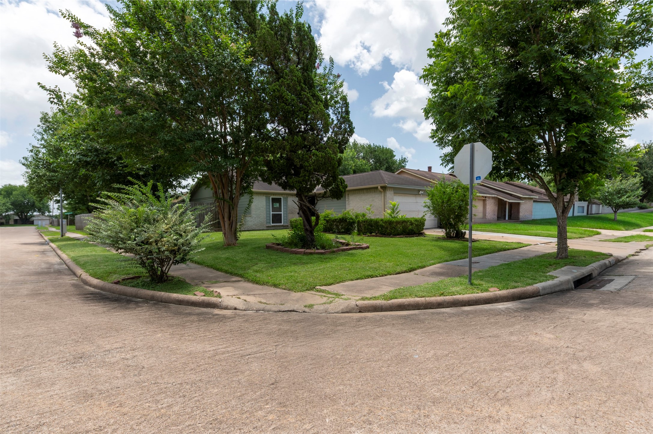 10703 Highland Woods Drive Property Photo 33