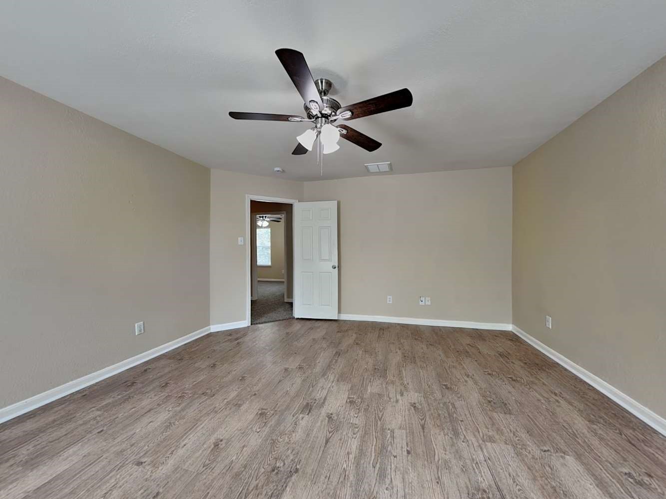 13742 Clarks Fork Drive Property Photo 5