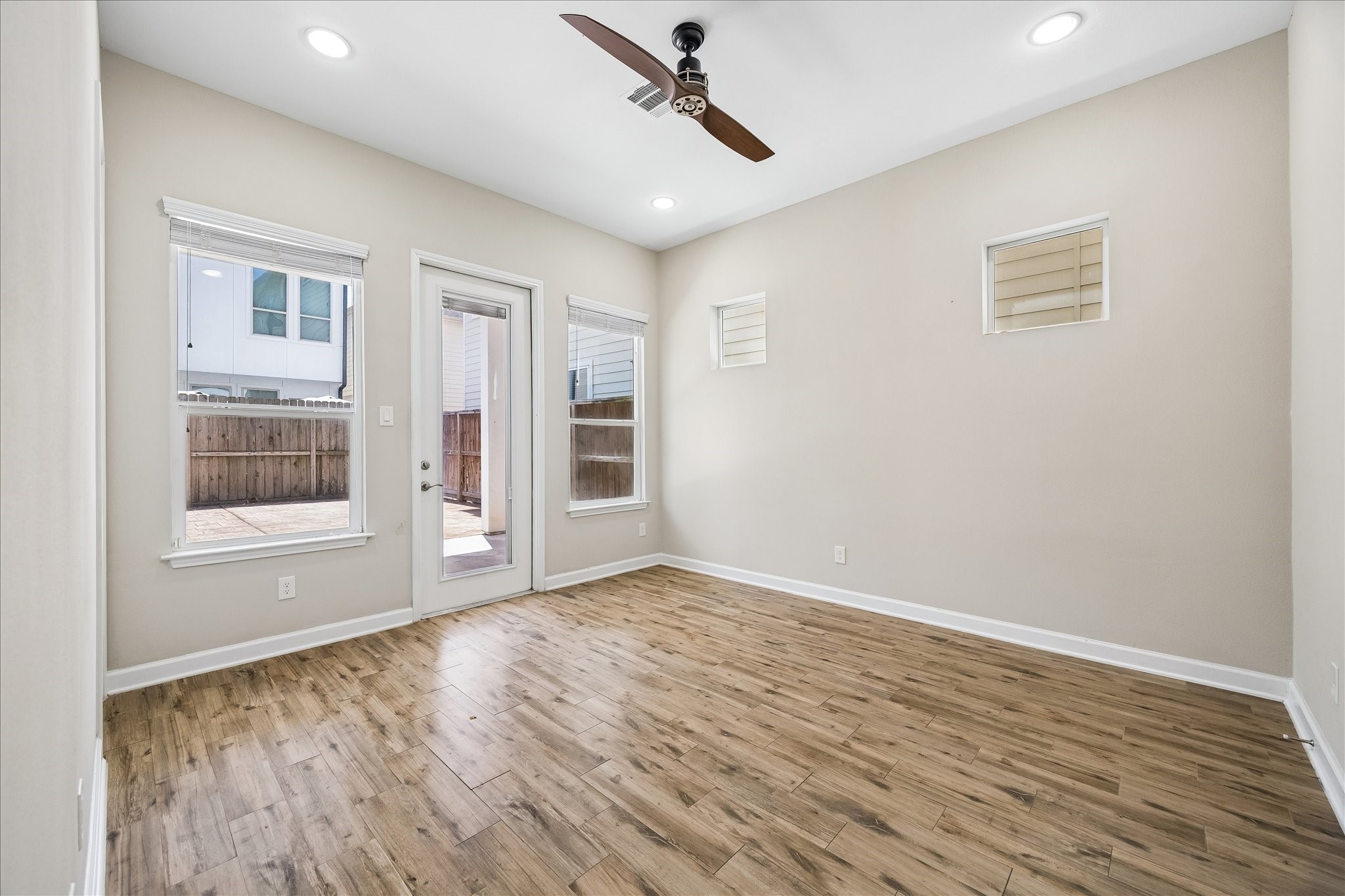 5631 Kiam Street B Property Photo 4