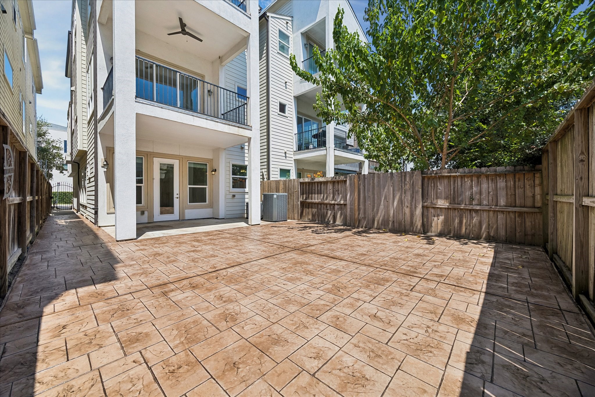 5631 Kiam Street B Property Photo 6