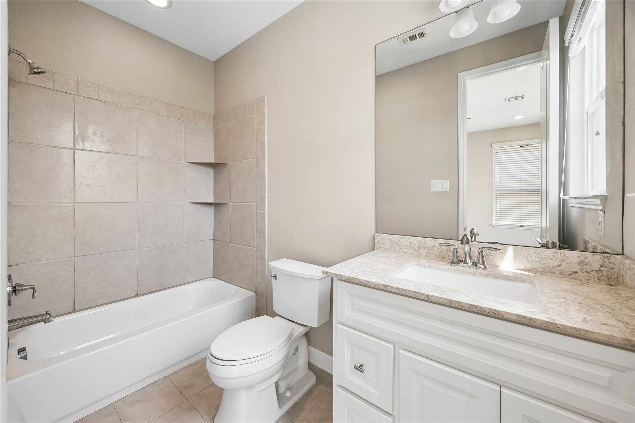 5631 Kiam Street B Property Photo 16