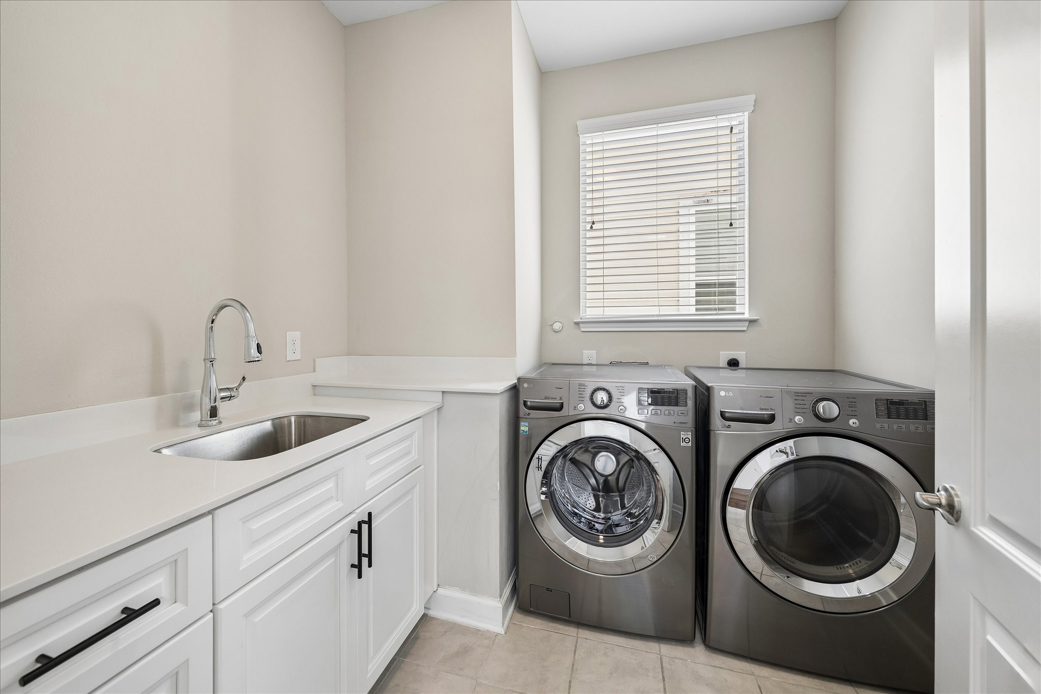 5631 Kiam Street B Property Photo 17