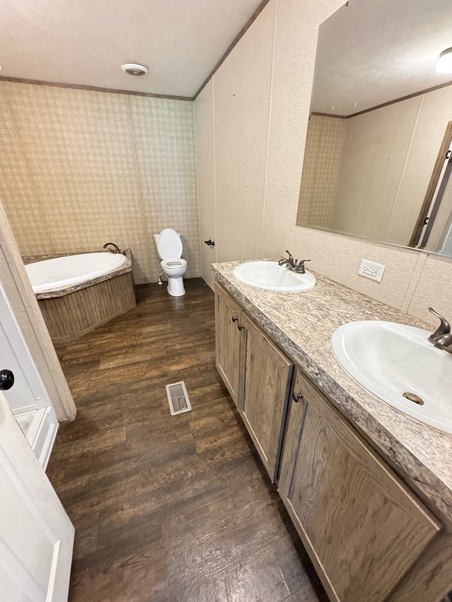 12468 Mustang Road Property Photo 8