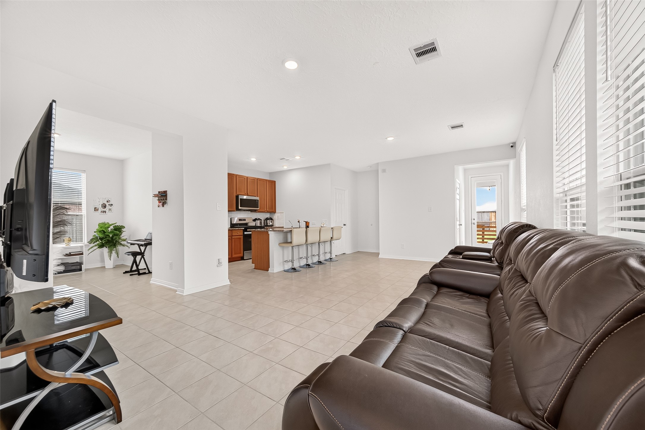 8135 Coco Bluff Drive Property Photo 5