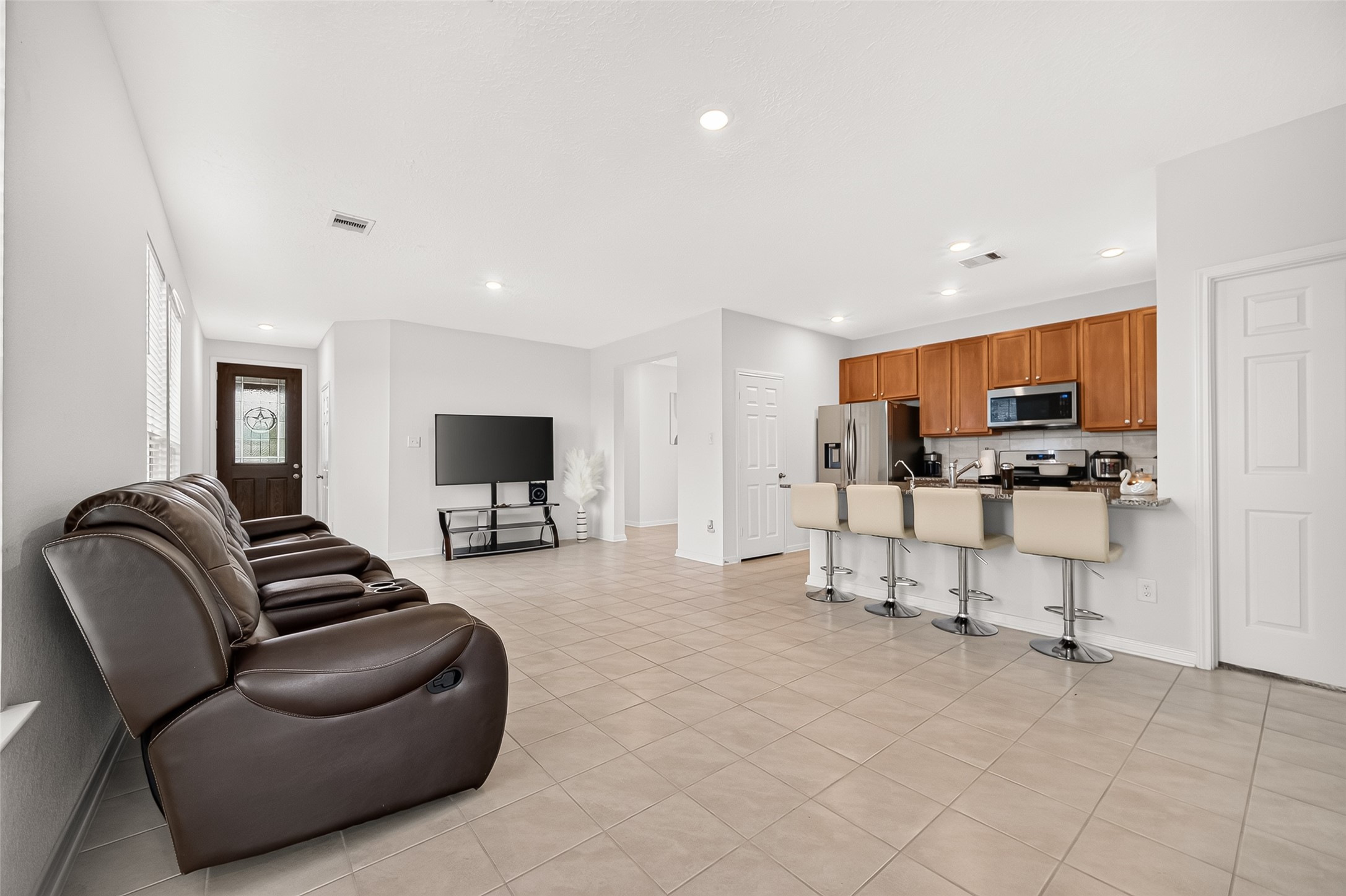 8135 Coco Bluff Drive Property Photo 6