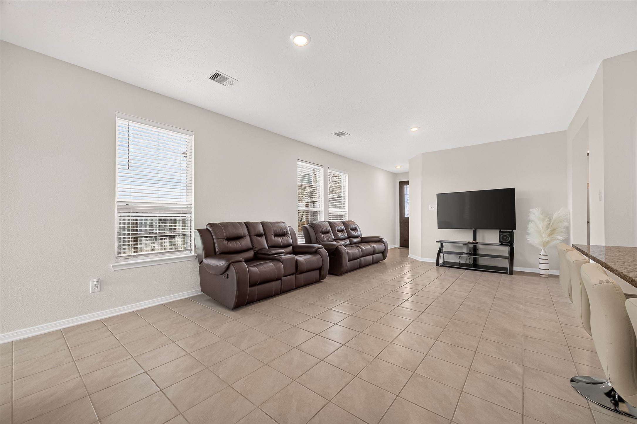 8135 Coco Bluff Drive Property Photo 7