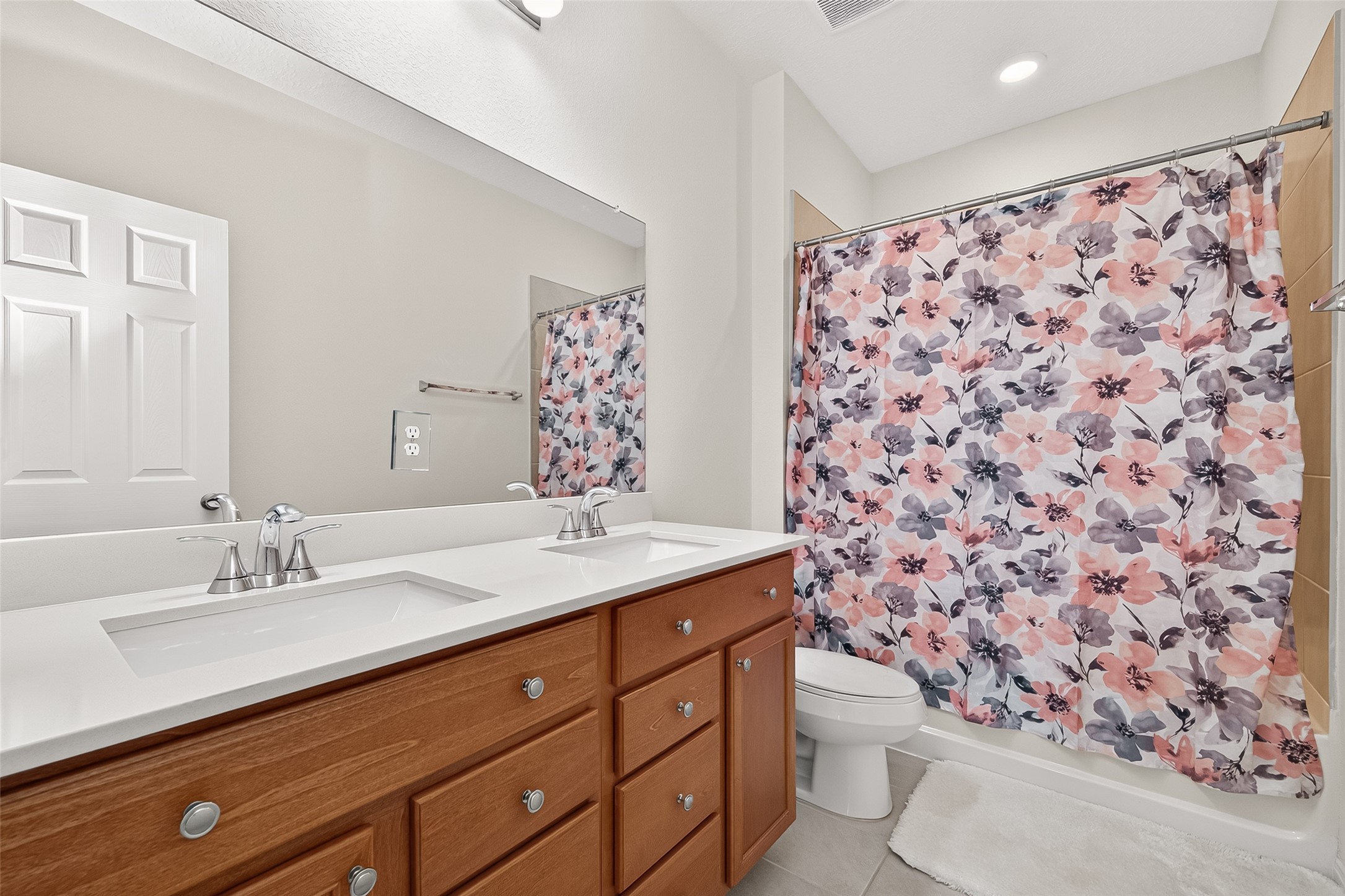 8135 Coco Bluff Drive Property Photo 13