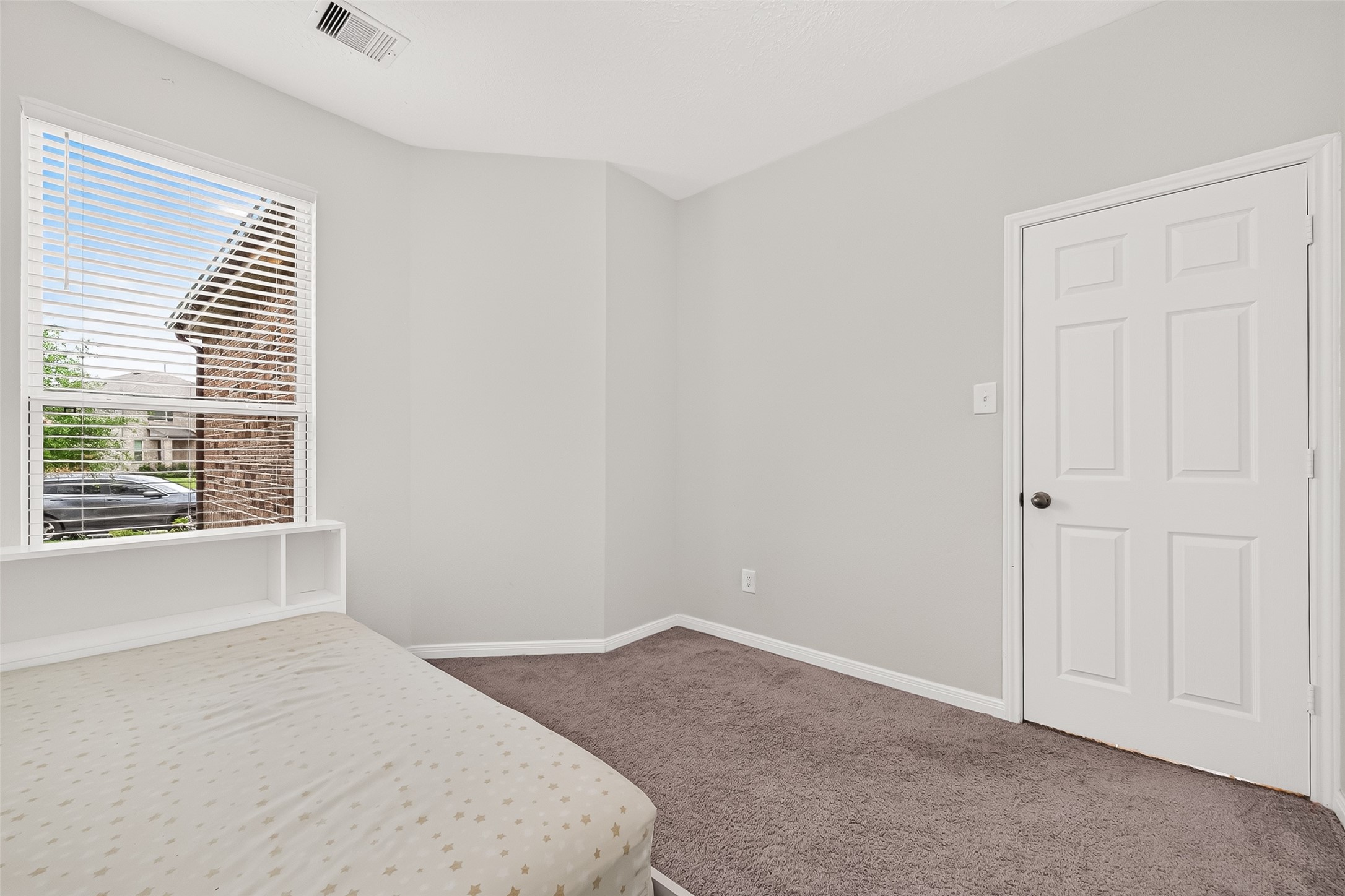 8135 Coco Bluff Drive Property Photo 17