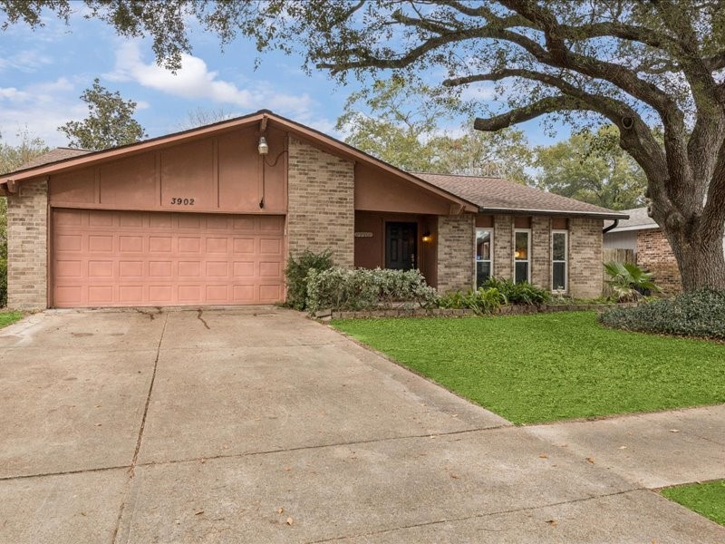 3902 Broken Elm Drive Property Photo 1