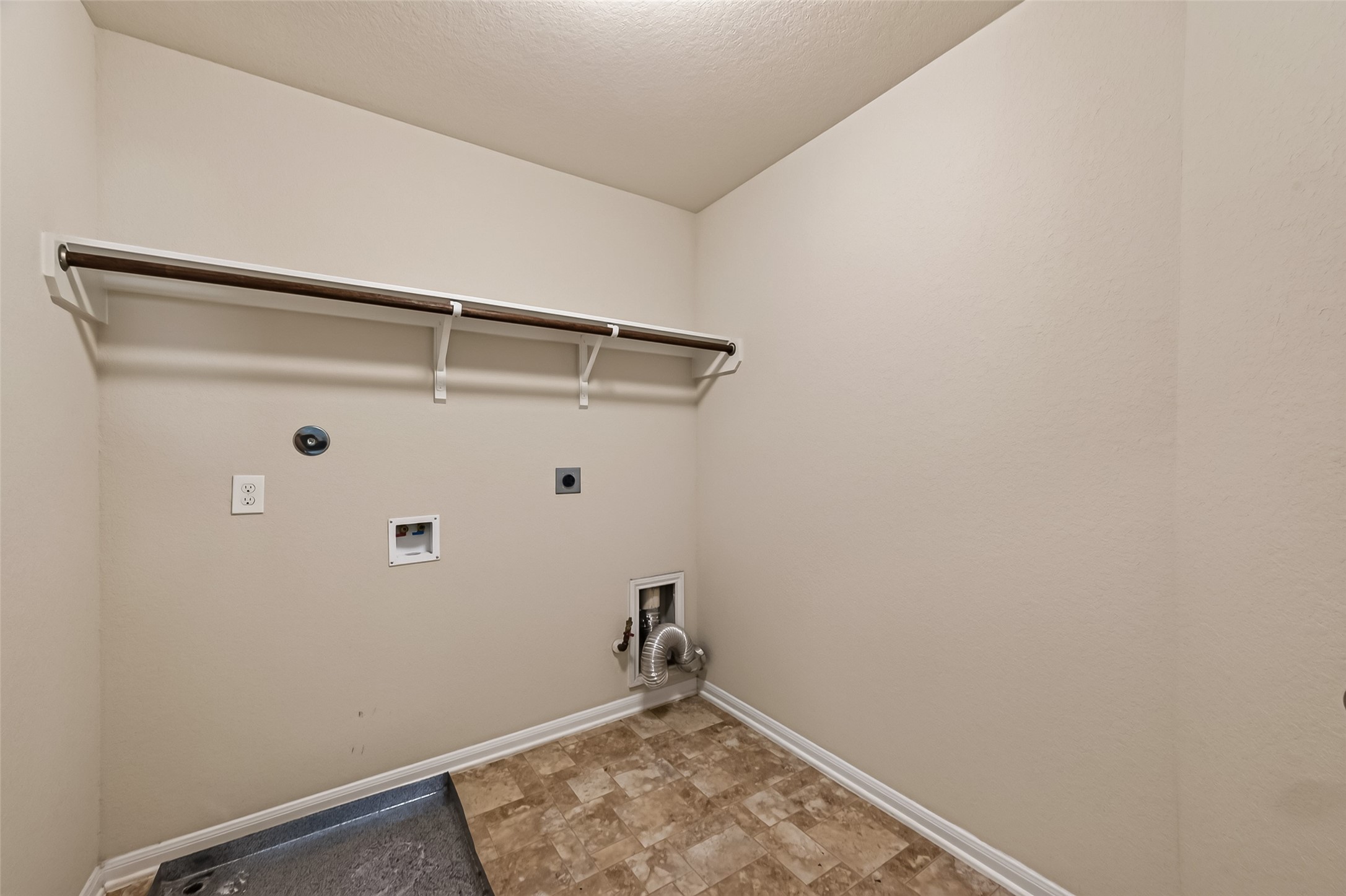 20702 Iron Timber Lane Property Photo 23