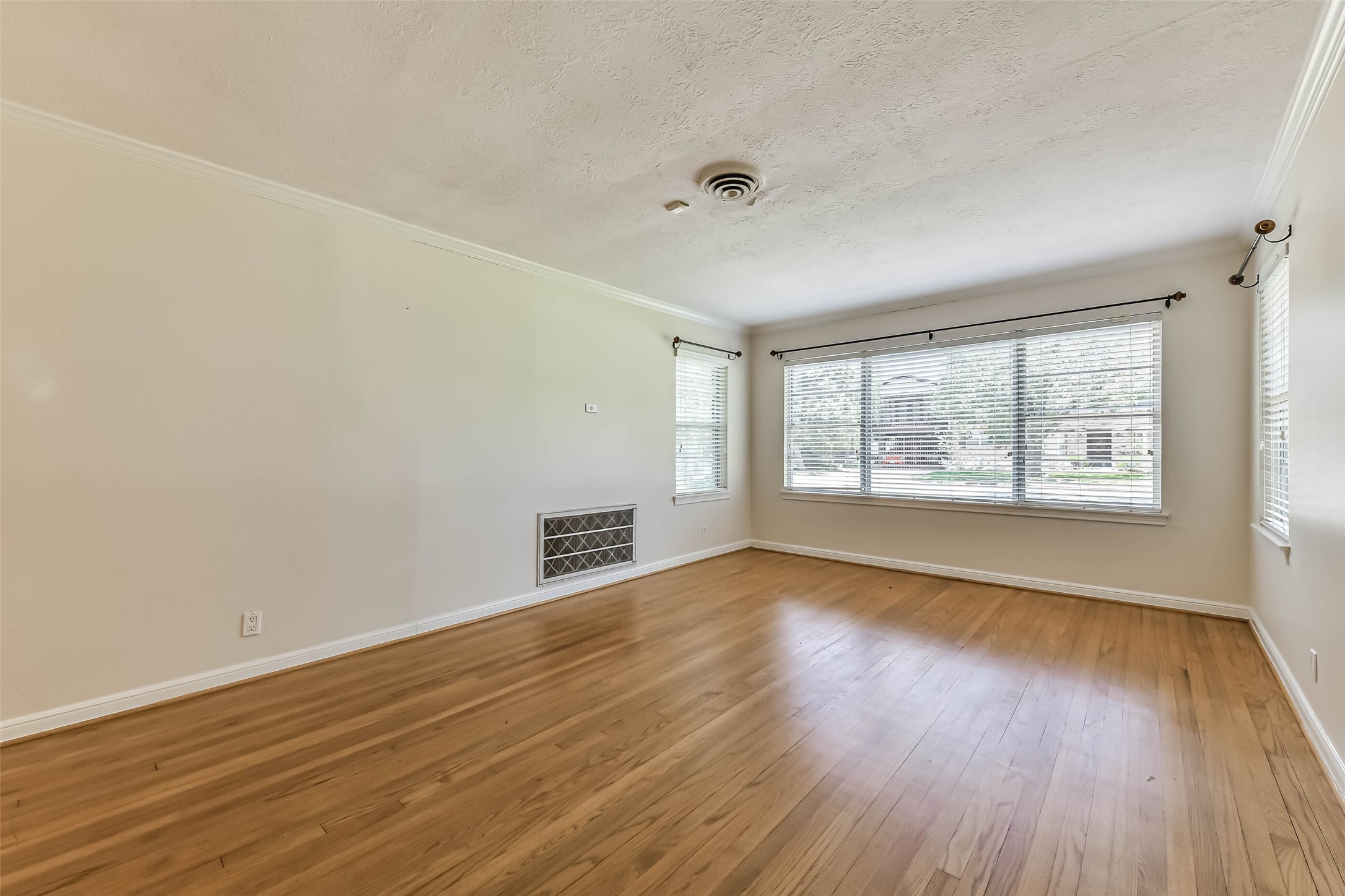 3023 Fairhope Street Property Photo 6