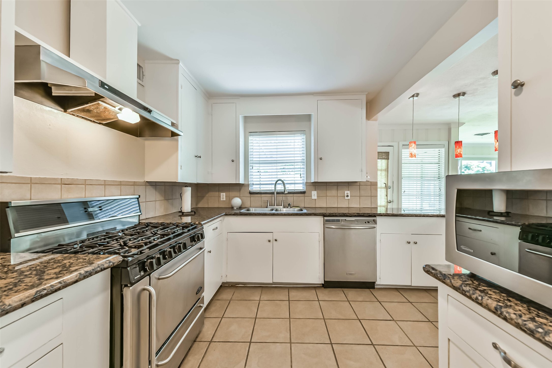 3023 Fairhope Street Property Photo 8