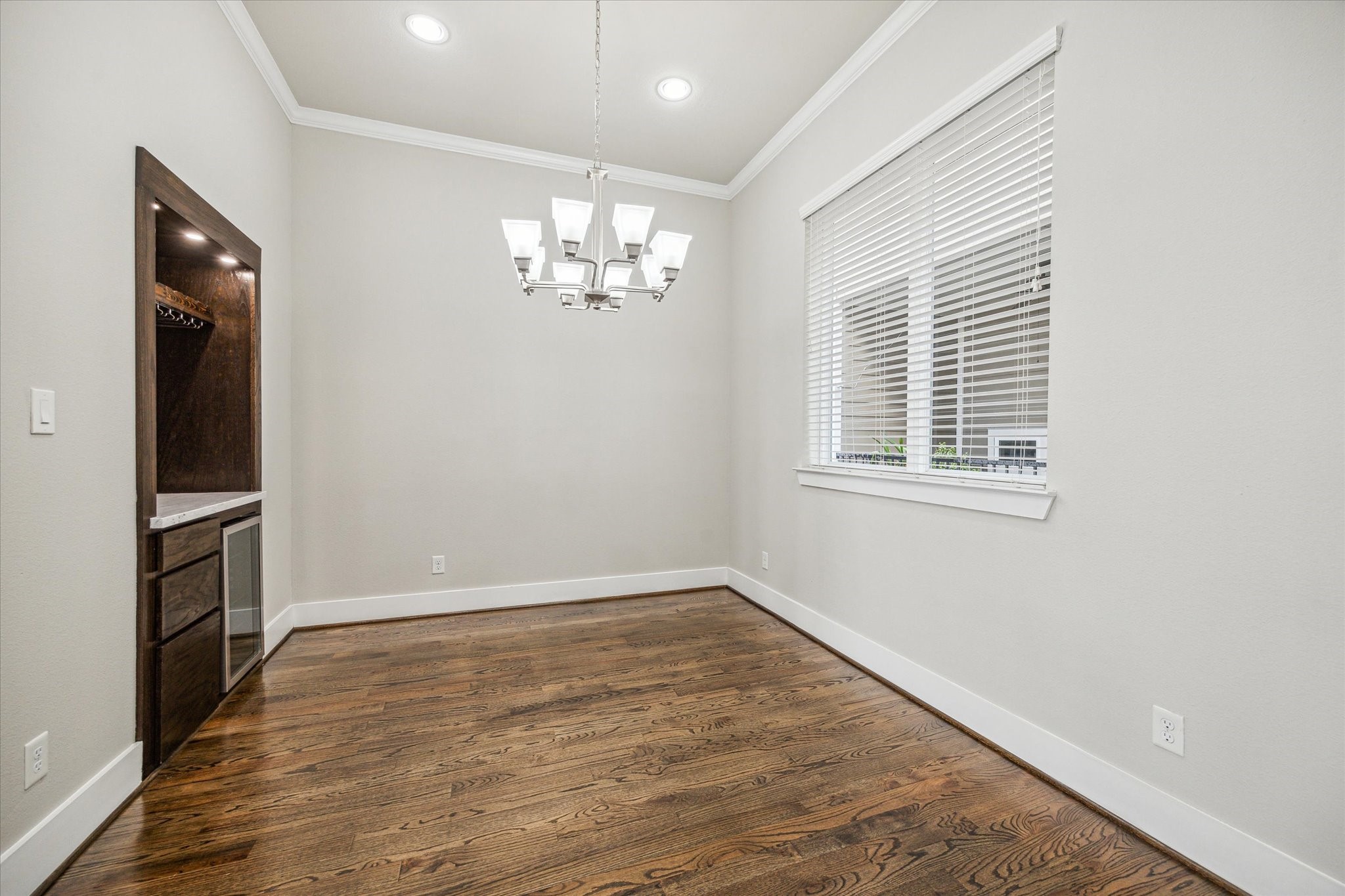256 W 28th Street Property Photo 4