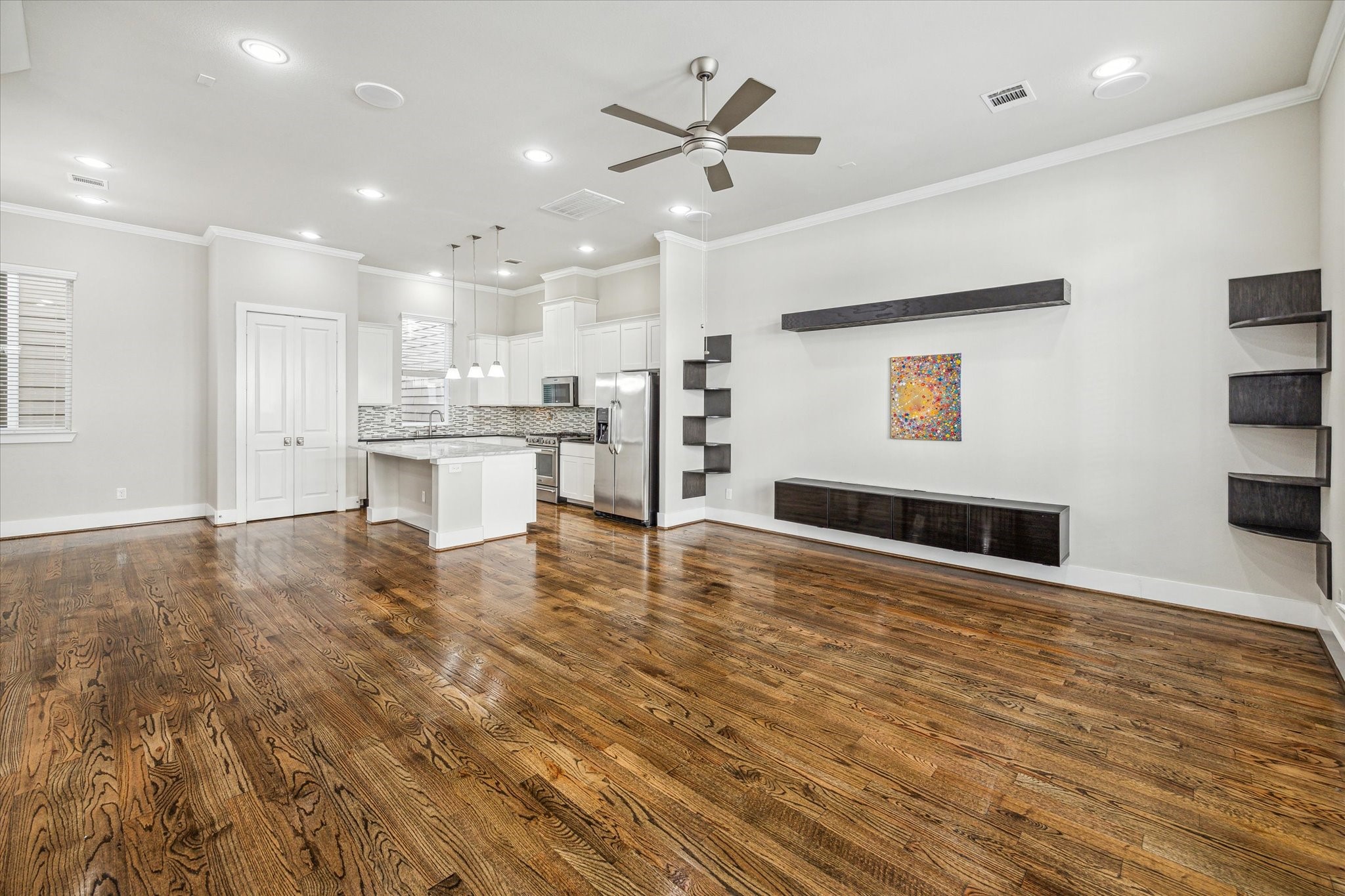 256 W 28th Street Property Photo 8