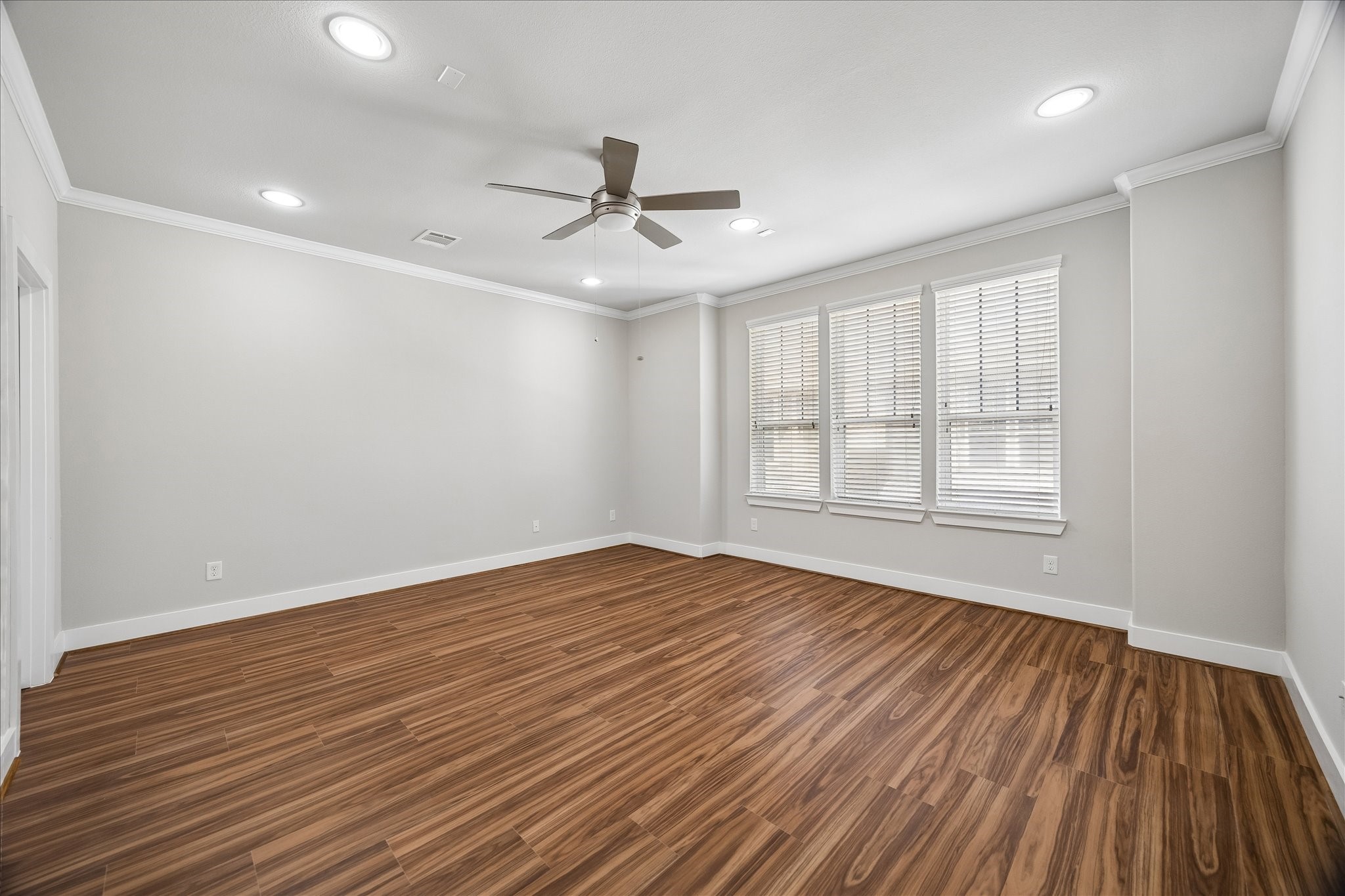 256 W 28th Street Property Photo 17