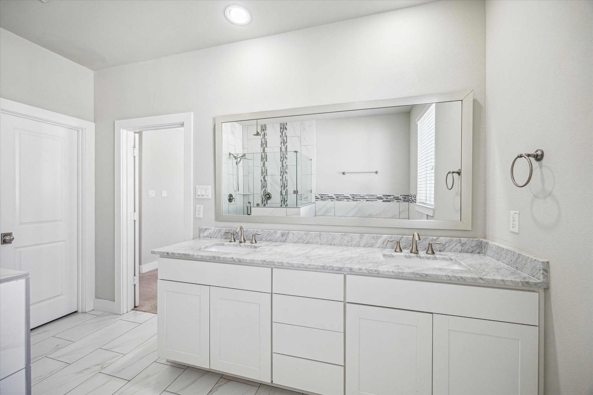 256 W 28th Street Property Photo 21