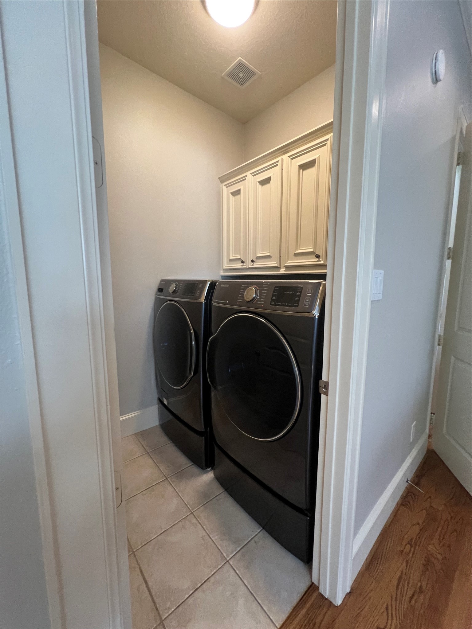 2330 Camden Drive Property Photo 9