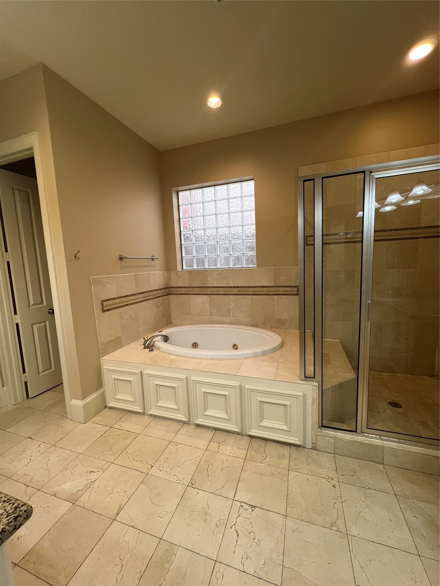 2330 Camden Drive Property Photo 15