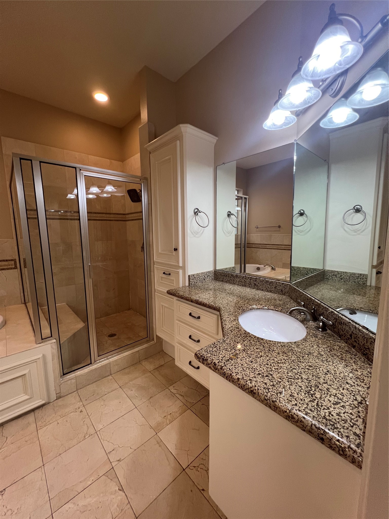 2330 Camden Drive Property Photo 17