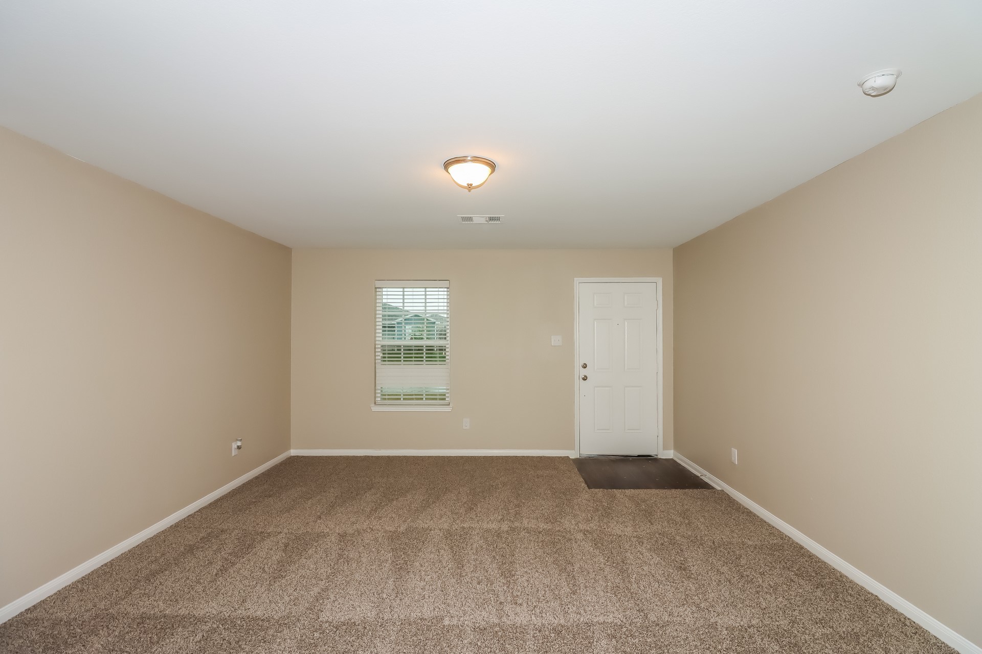 8015 Distant Harbor Road Property Photo 3
