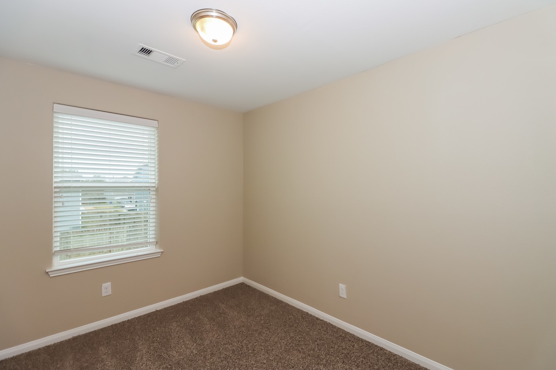 8015 Distant Harbor Road Property Photo 9