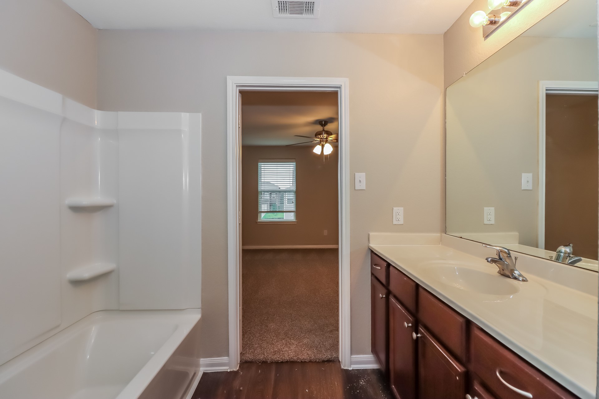 8015 Distant Harbor Road Property Photo 11