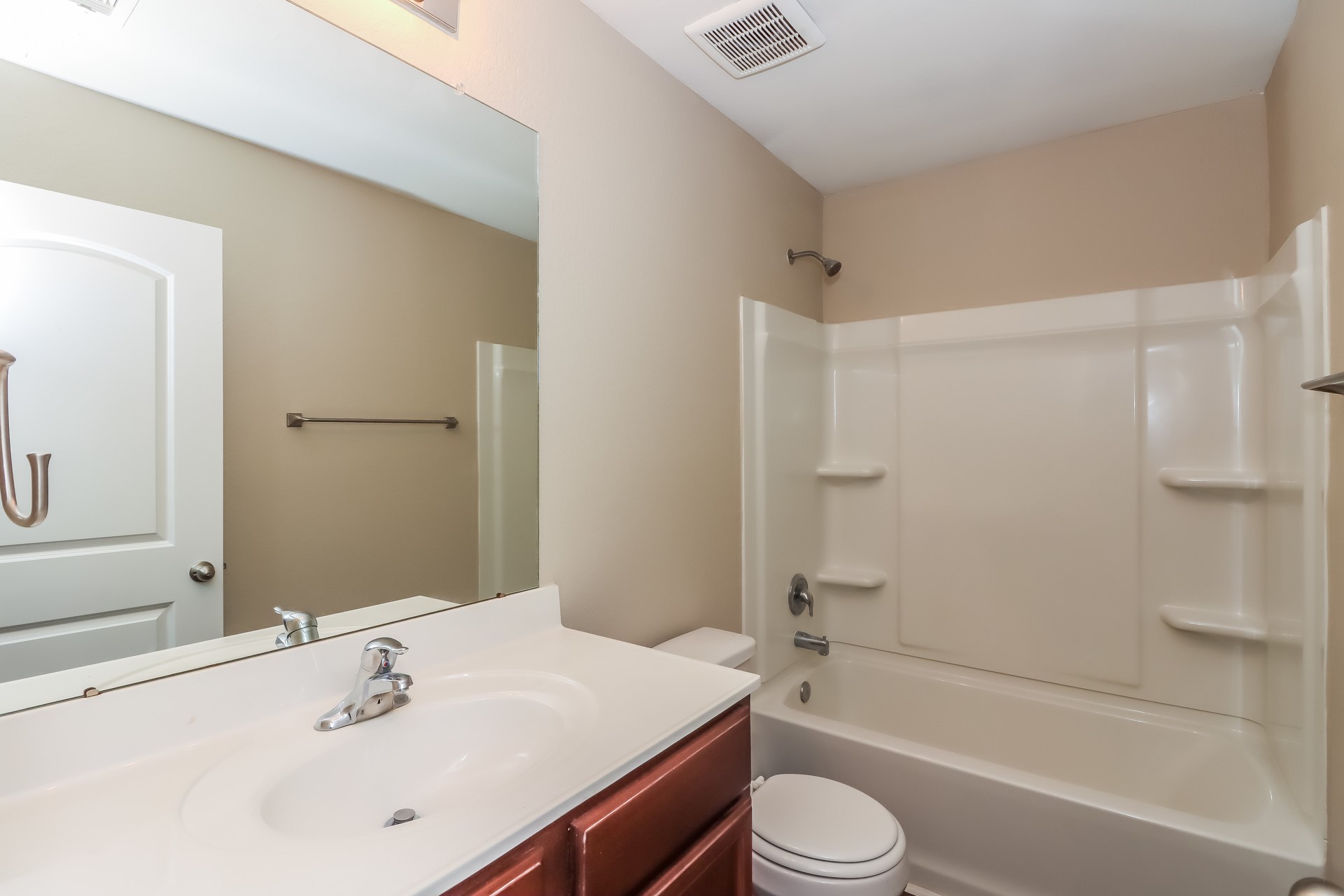 8015 Distant Harbor Road Property Photo 13