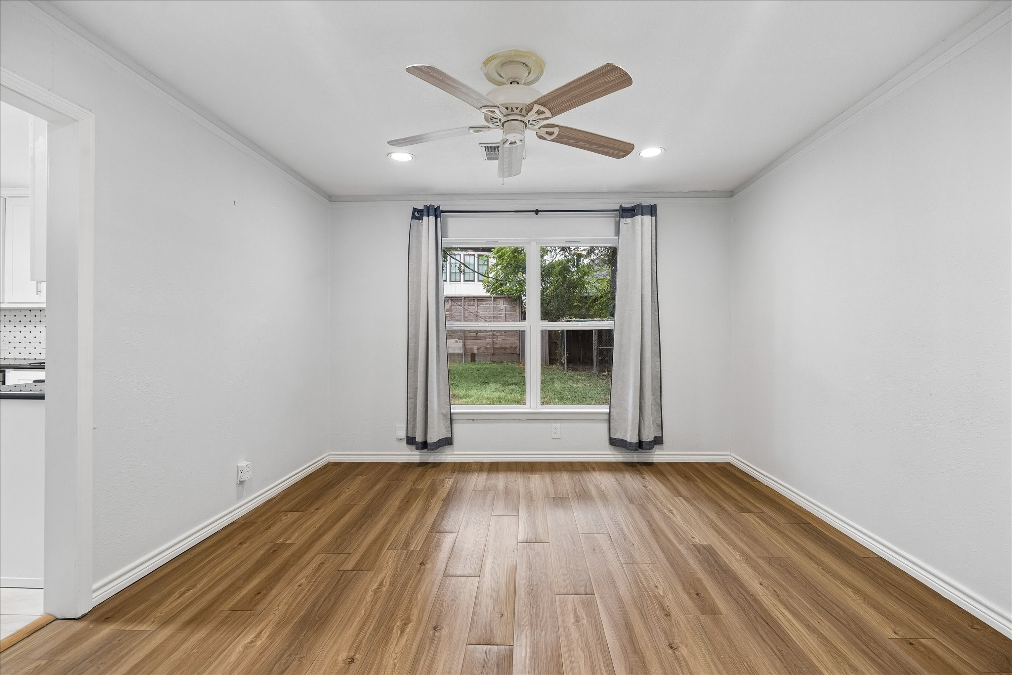 4702 Holly Street Property Photo 2