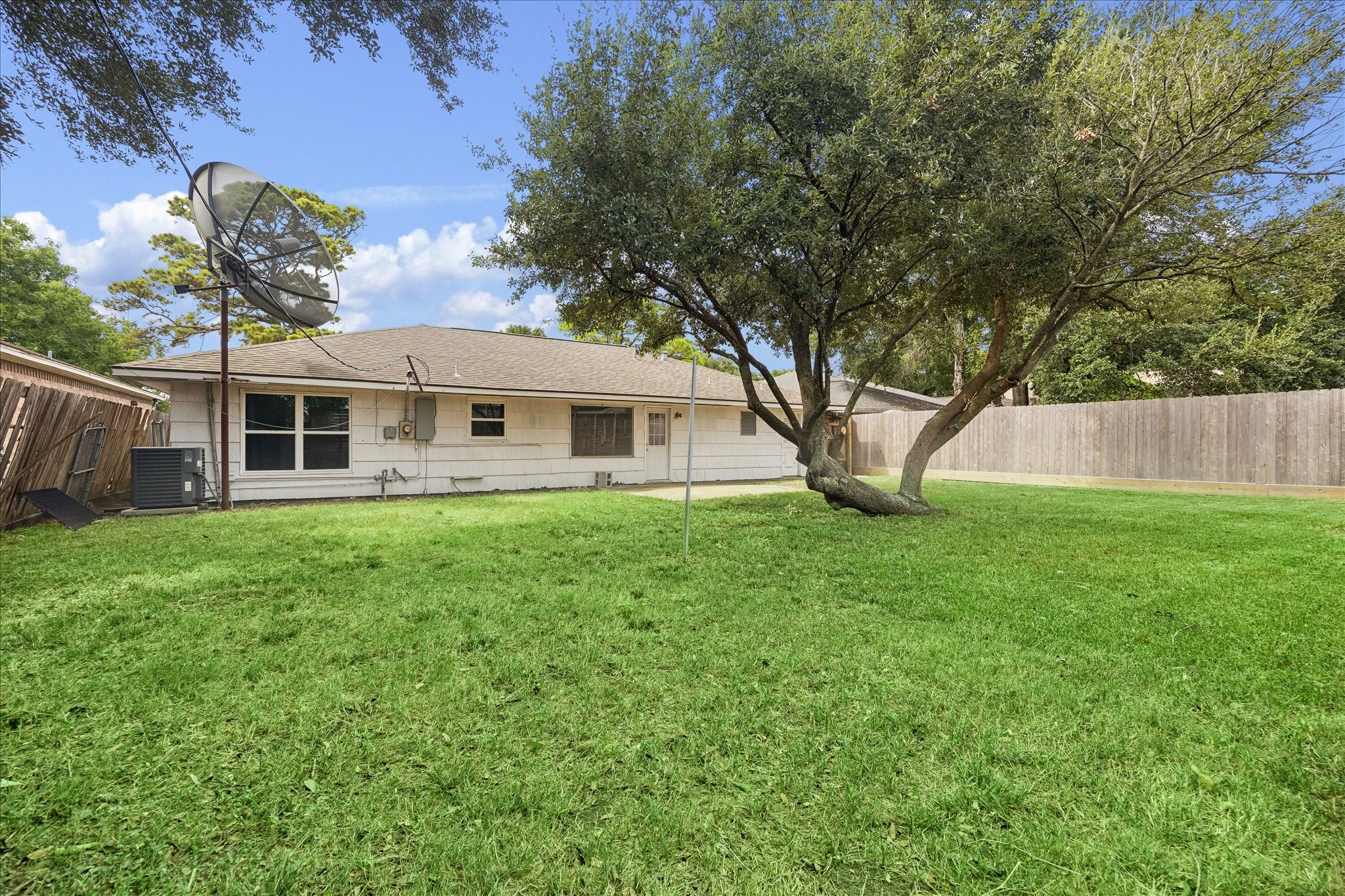 4702 Holly Street Property Photo 5