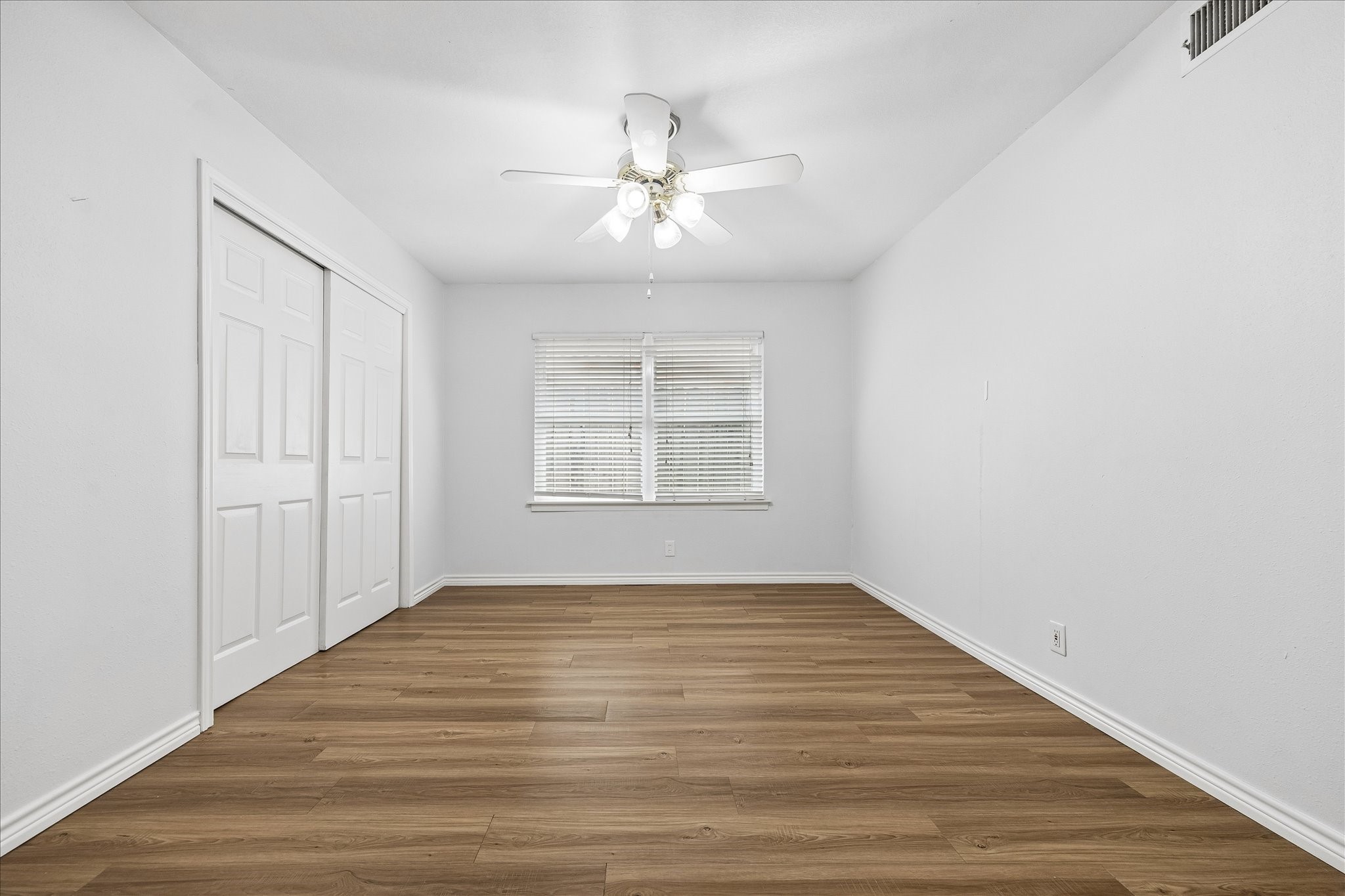 4702 Holly Street Property Photo 9
