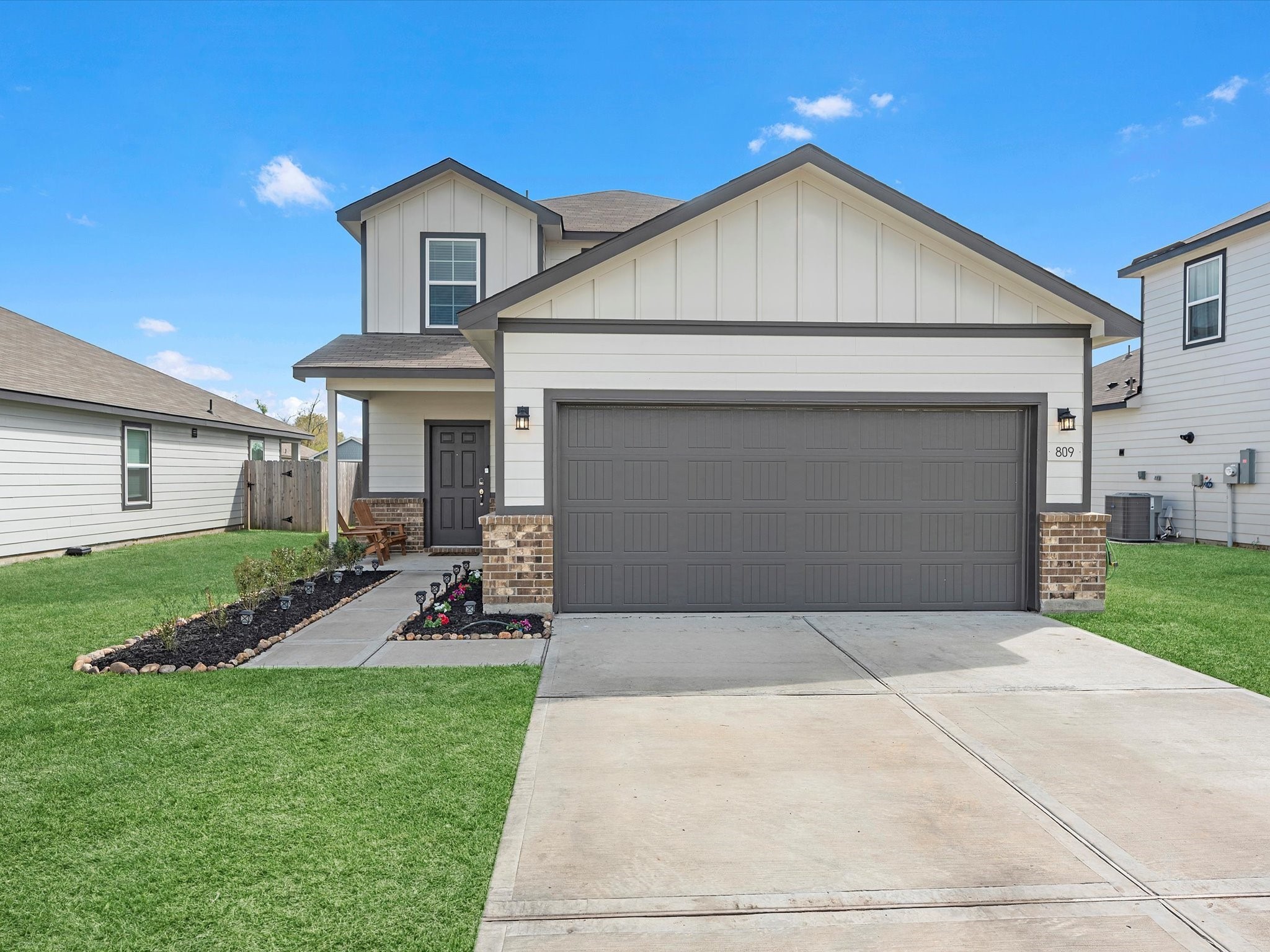 809 Brookside Drive Property Photo