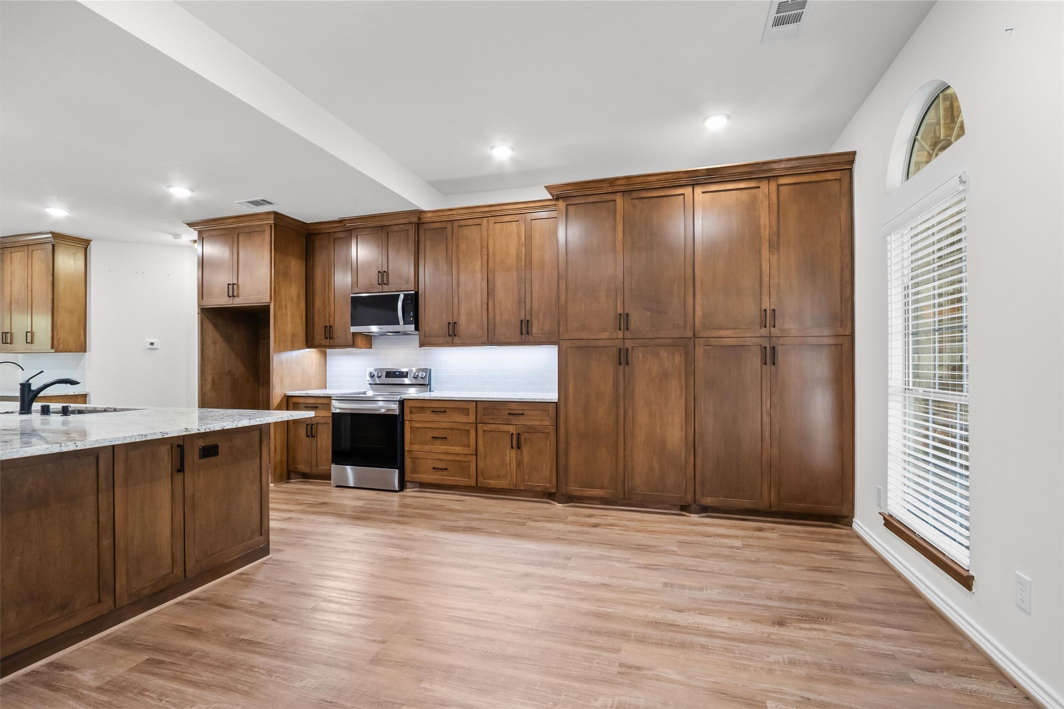 15690 Corinthian Way Property Photo 15