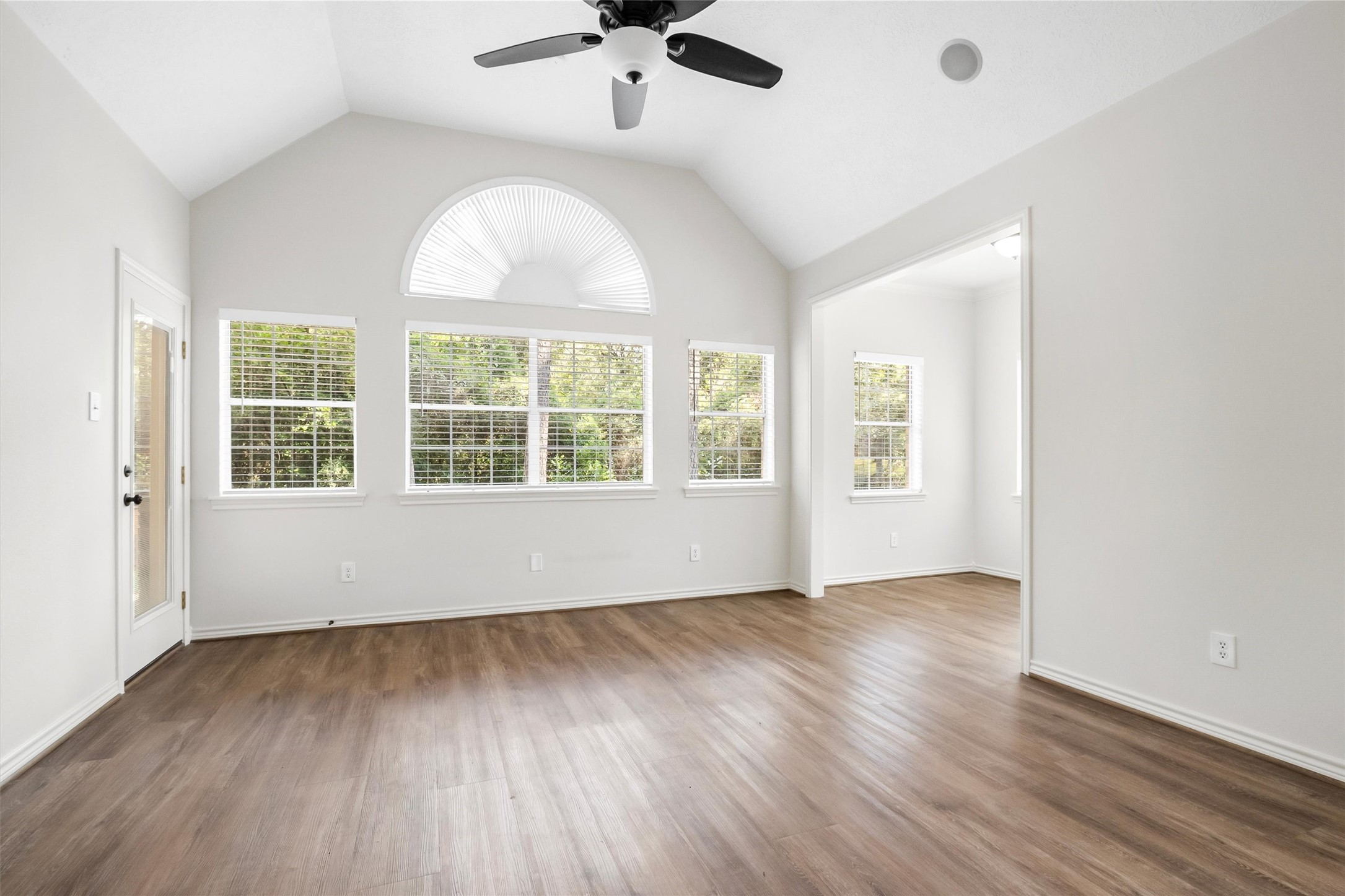 15690 Corinthian Way Property Photo 20