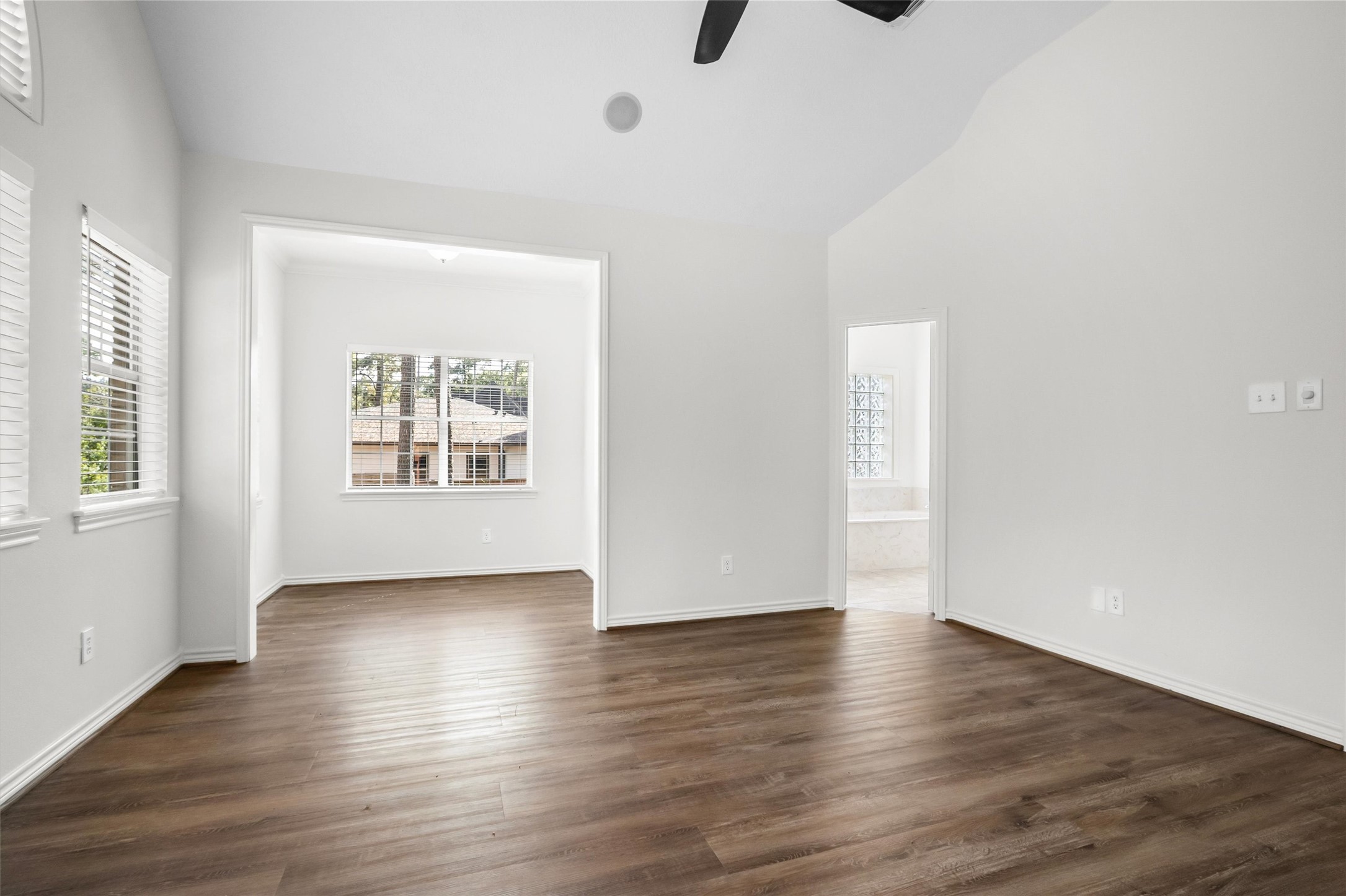 15690 Corinthian Way Property Photo 22