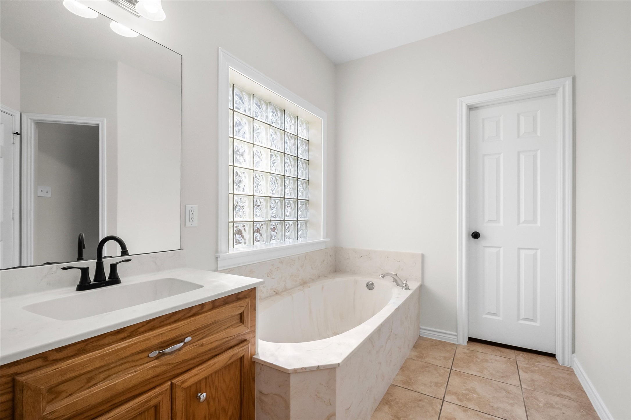 15690 Corinthian Way Property Photo 26