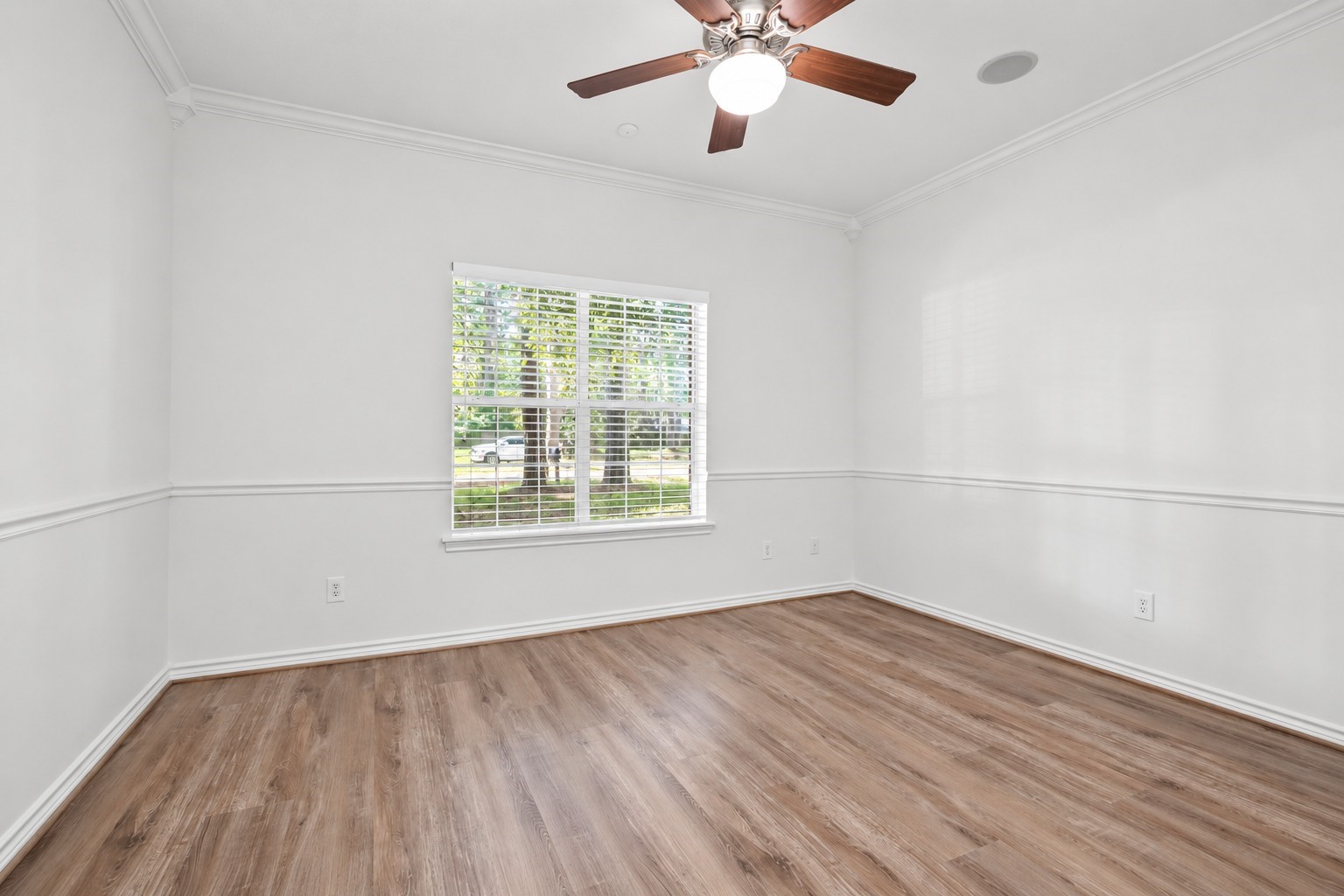 15690 Corinthian Way Property Photo 30