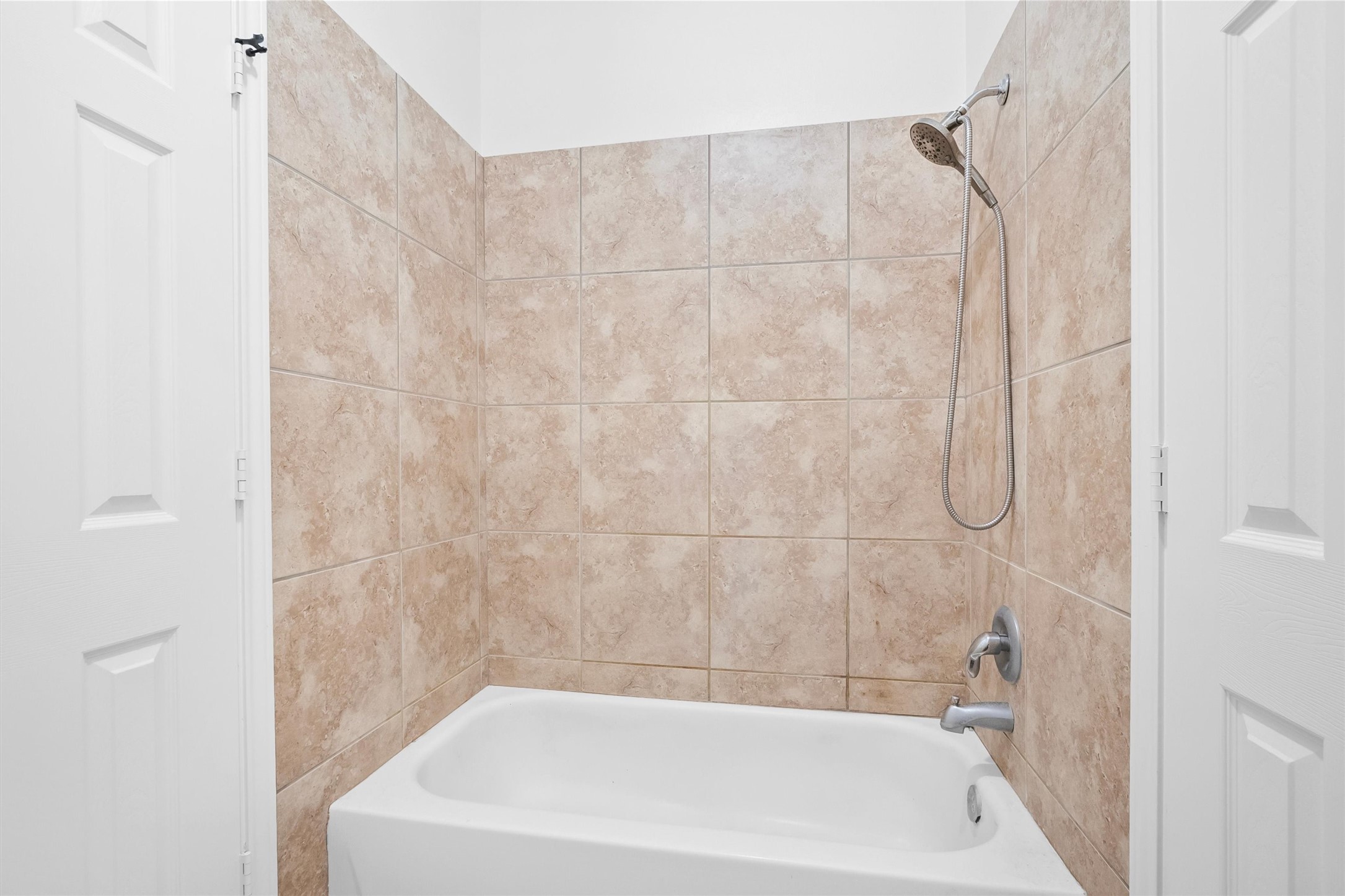 15690 Corinthian Way Property Photo 33