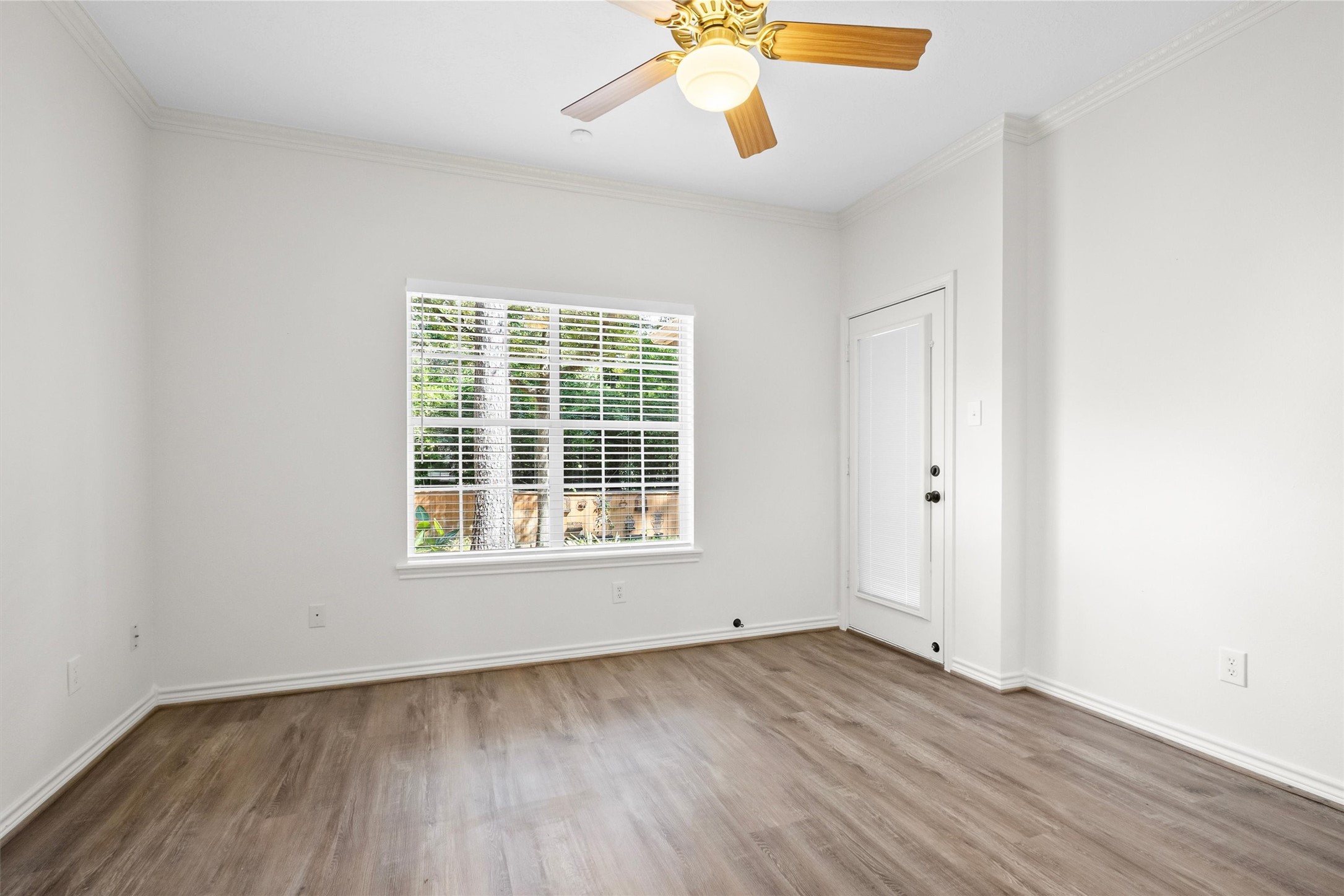 15690 Corinthian Way Property Photo 35