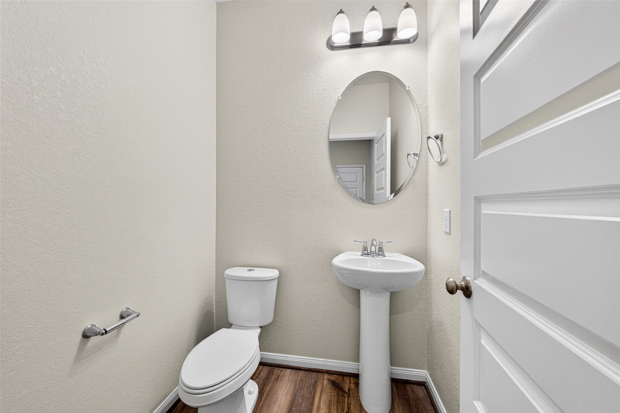 927 Cloverdale Drive Property Photo 9