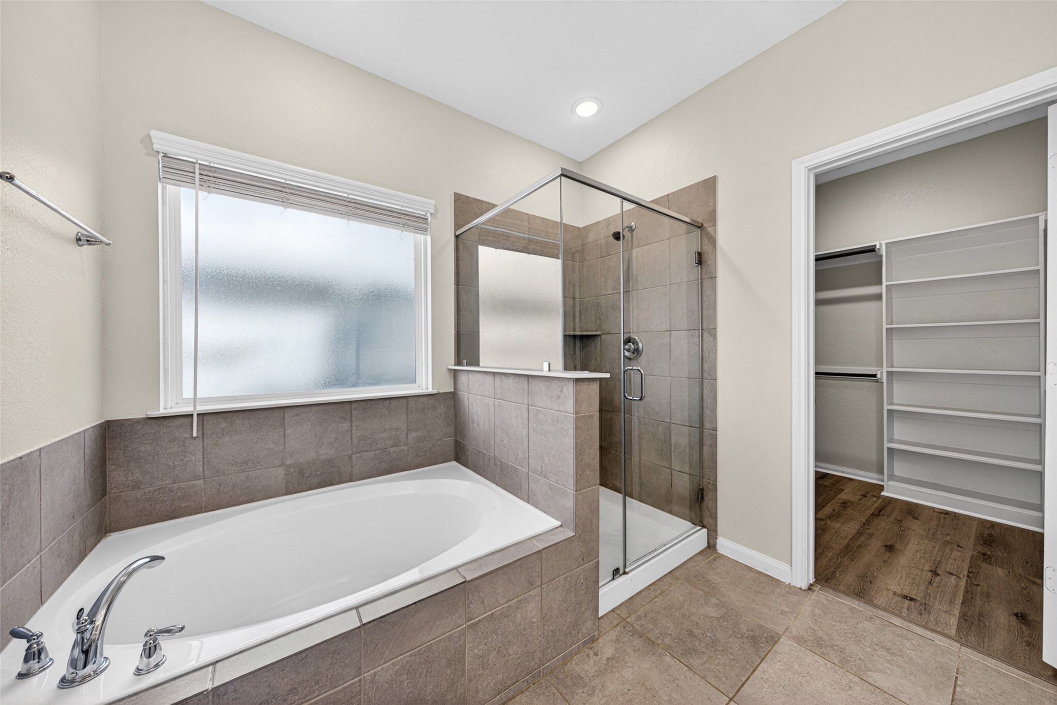 927 Cloverdale Drive Property Photo 15